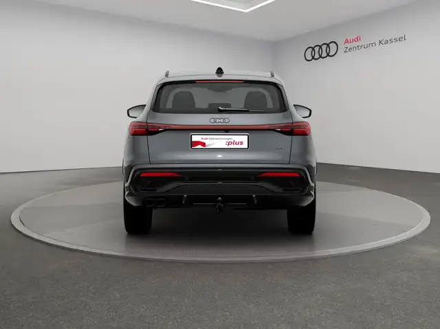 Audi Q5 view 5