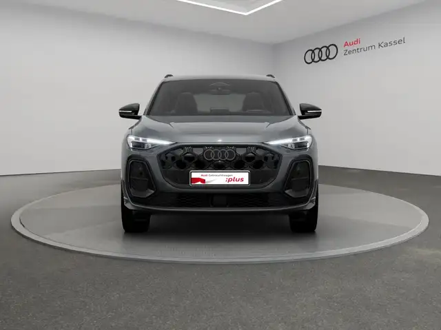 Audi Q5 view 6