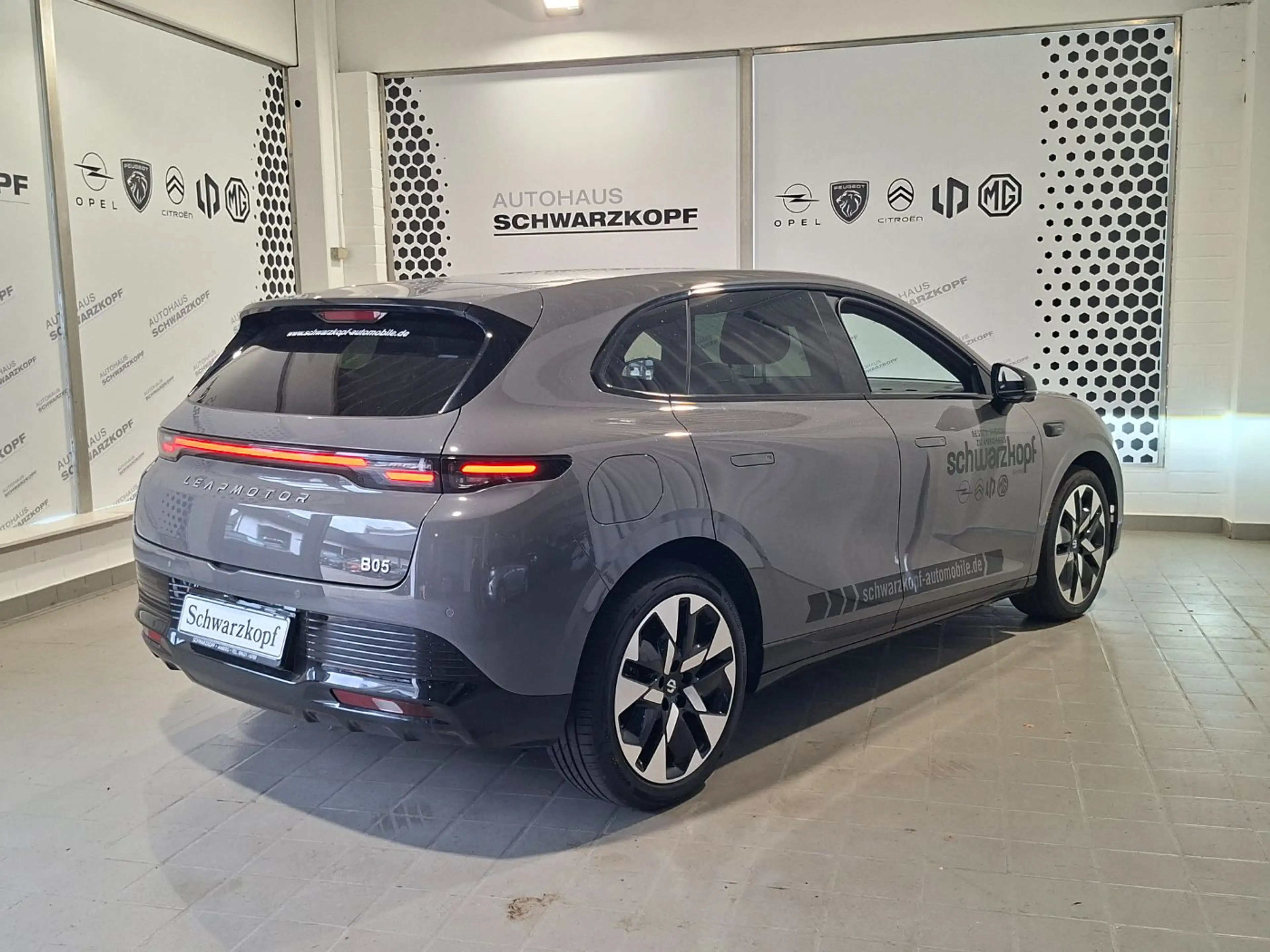 Leapmotor B05 Design Pro Max Sitzheizung+Klima+Isofix — photo 7