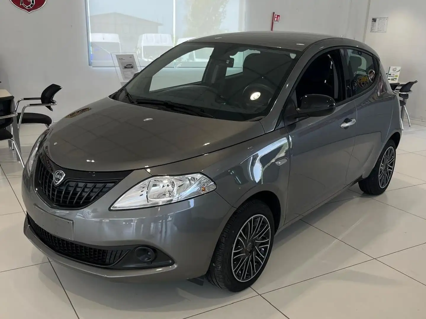 Lancia Ypsilon 1.0 FireFly 5 porte S&S Hybrid Oro Grijs - 1