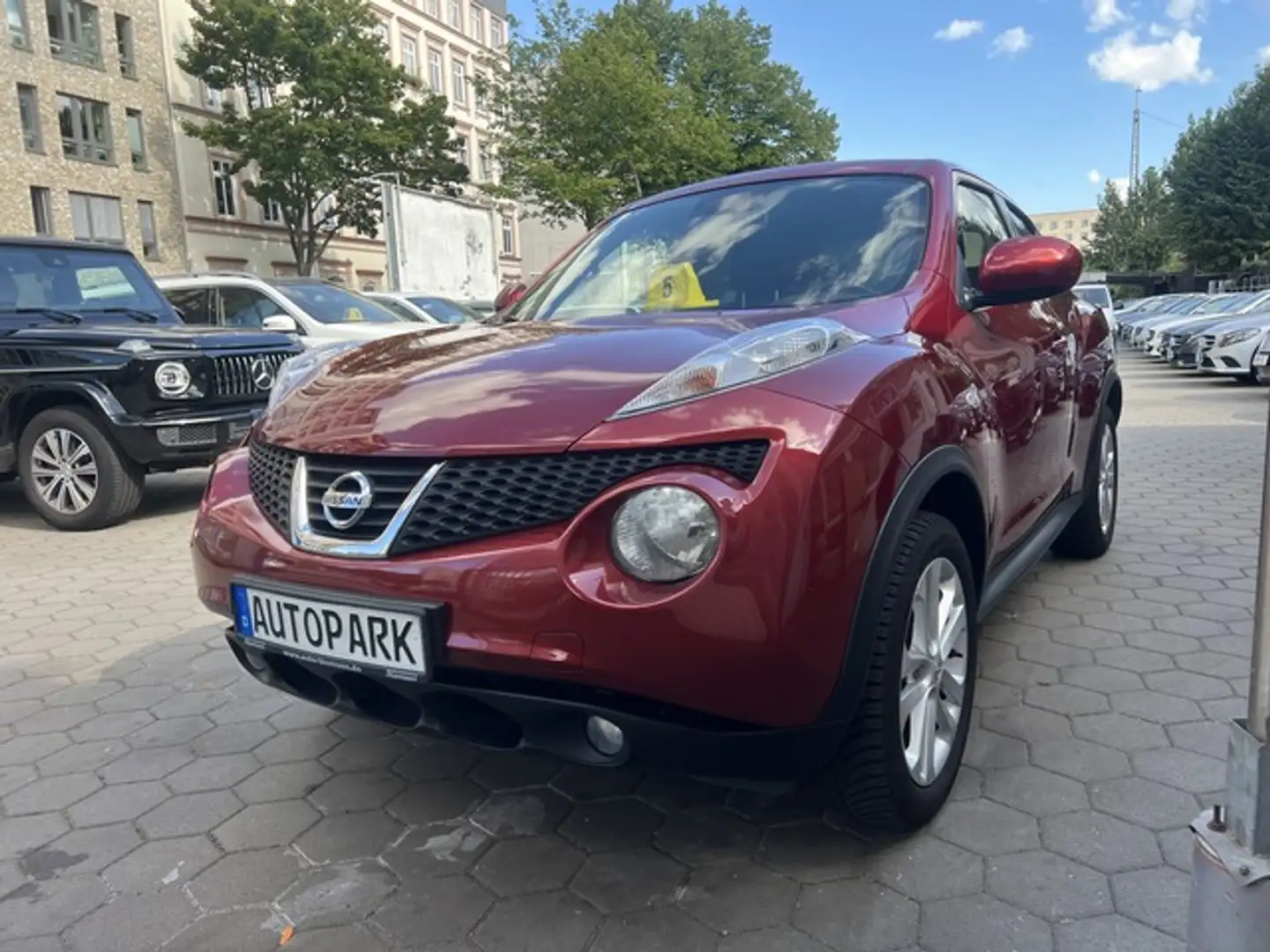 Nissan Juke 1.6 Acenta*Klimaaut*Navi*1.Hand*105000 KM Braun - 2