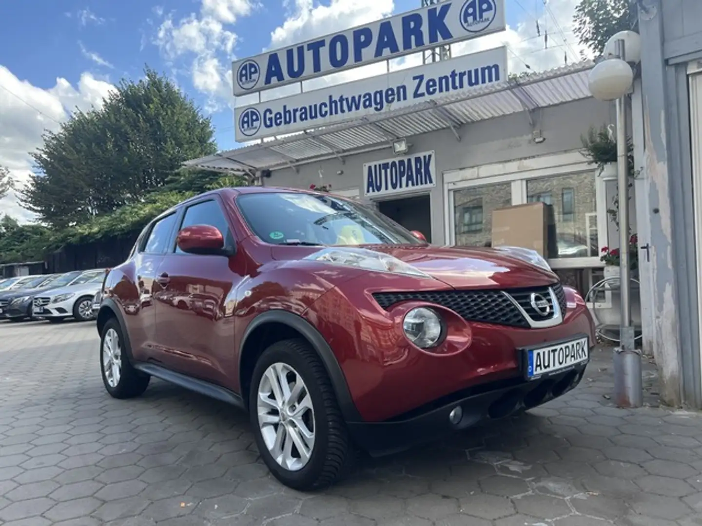 Nissan Juke 1.6 Acenta*Klimaaut*Navi*1.Hand*105000 KM Braun - 1