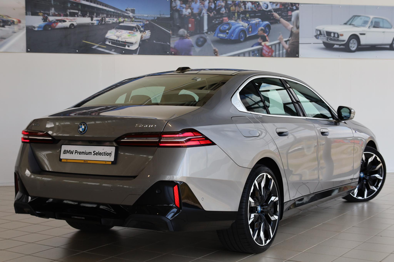 BMW 550 5-serie 550e xDrive | Comfortstoelen | Bowers & Wi — photo 2
