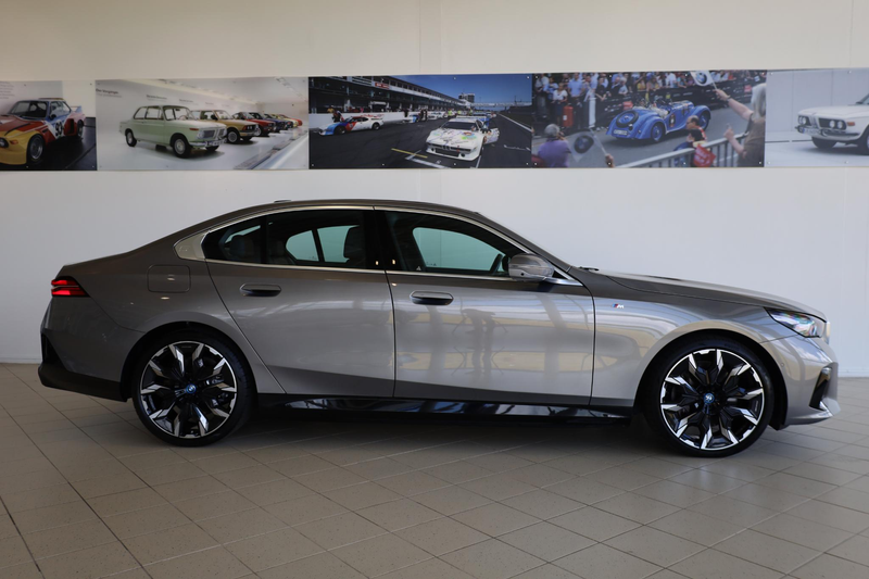BMW 550 5-serie 550e xDrive | Comfortstoelen | Bowers & Wi — photo 3