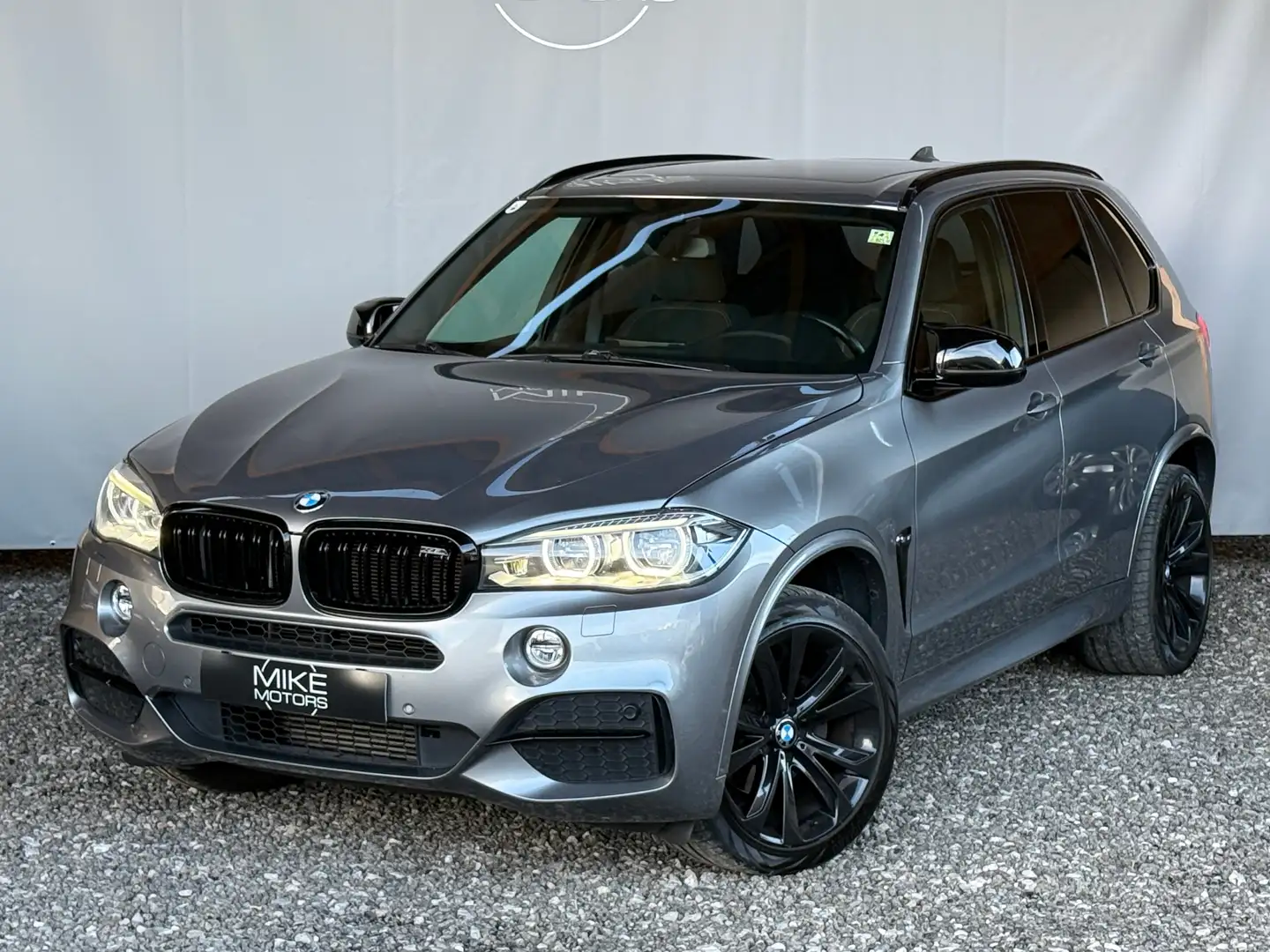 BMW X5 xDrive30d *M-SPORTPAKET*PANO*LED*AHK* Grau - 2