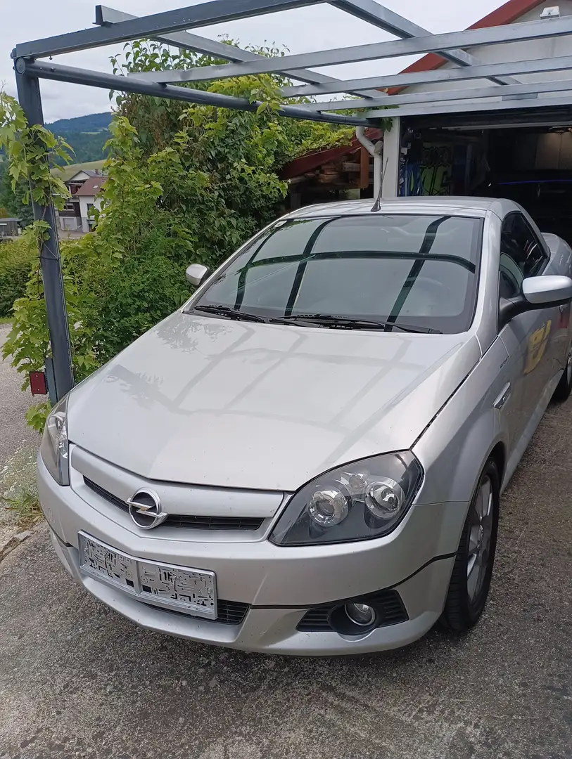 Opel Tigra Tigra TwinTop 1,4 16V Cosmo Cosmo Stříbrná - 1
