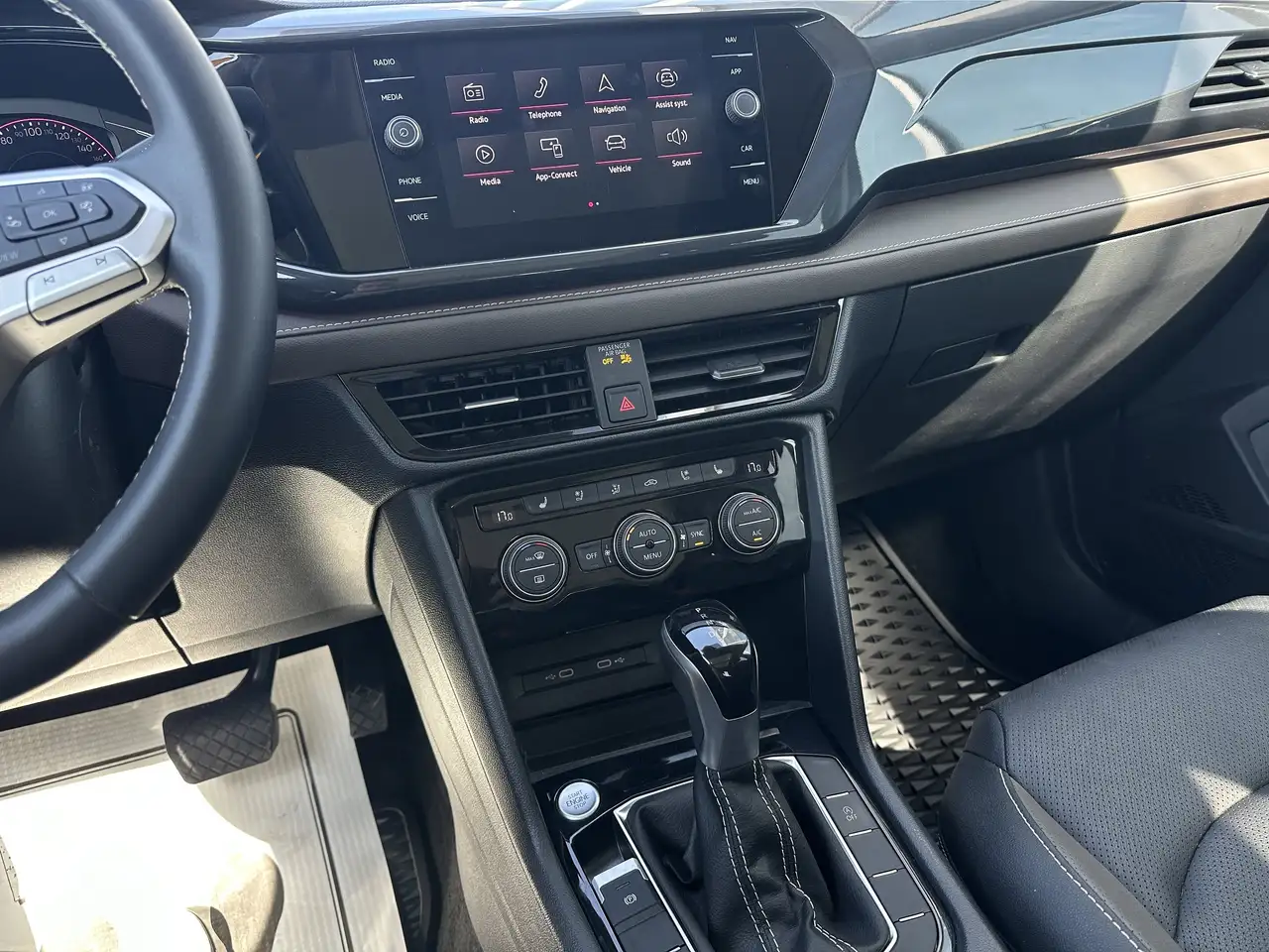 Volkswagen Taos снимка Volkswagen Taos