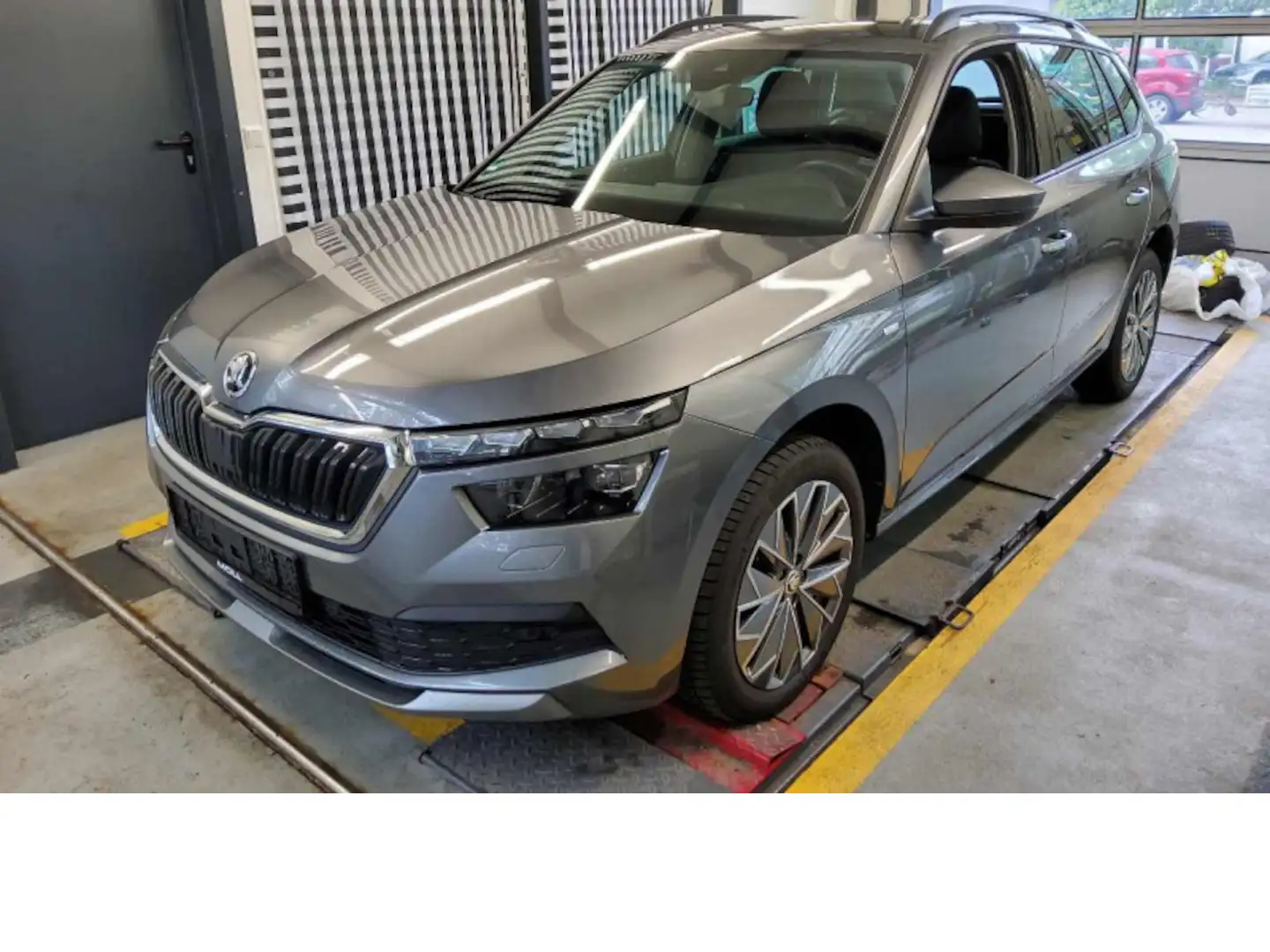 Skoda Kamiq 1.5 TSI Tour Automatik Grey - 1