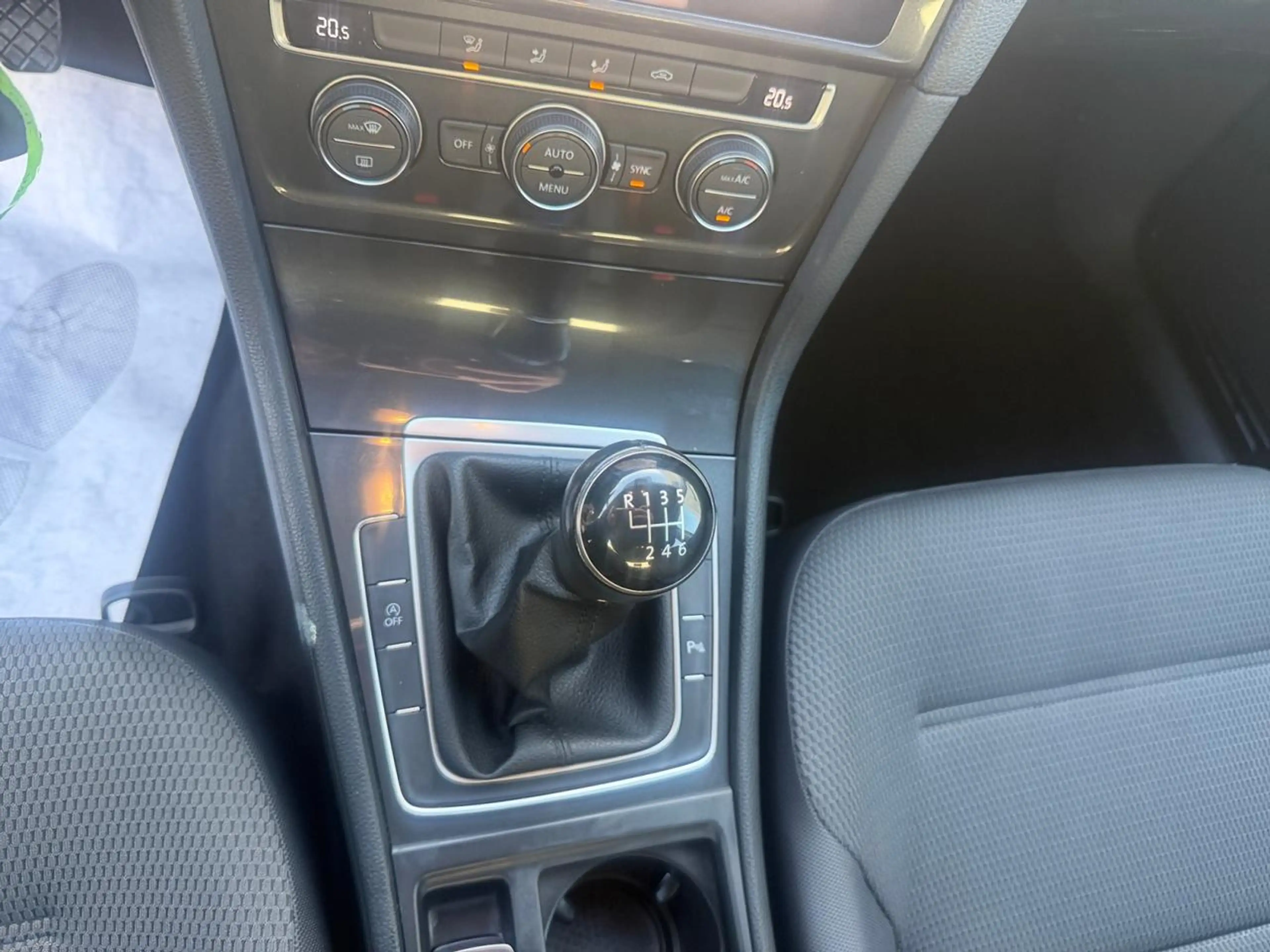 Volkswagen Golf Golf 1.4 TSI BMT Comfortline — photo 11
