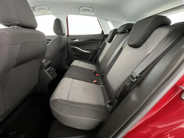 Opel Grandland view 8