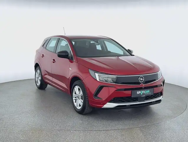 Opel Grandland view 3