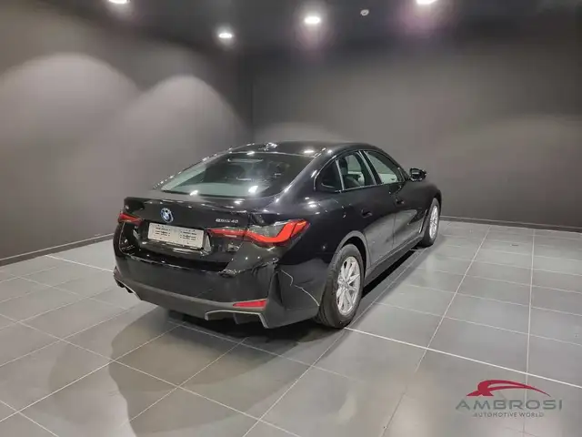 BMW I4 view 3