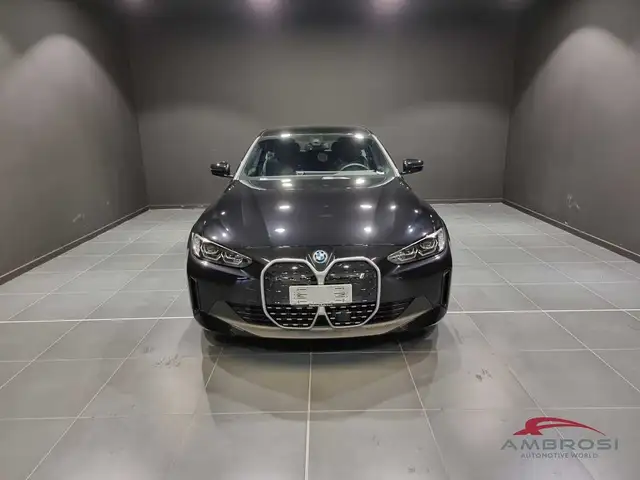 BMW I4 view 5