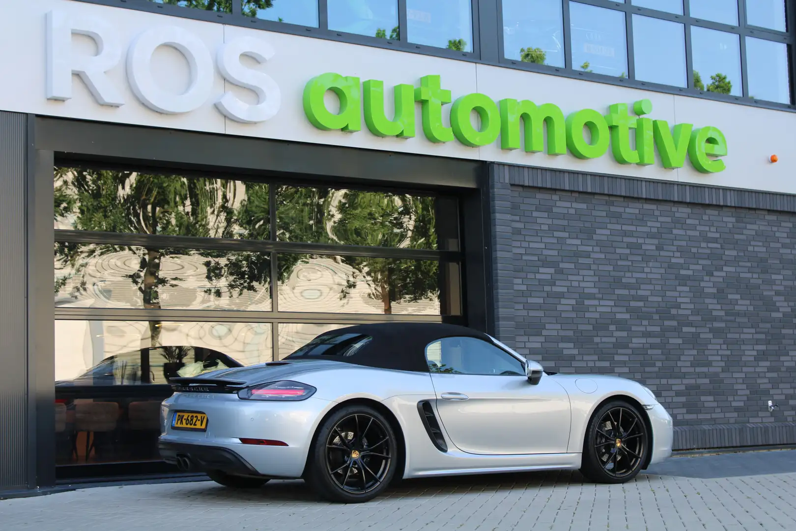 Porsche 718 Boxster 2.0 | 1E EIG | NAP | DEALER OND | BOSE | M Grigio - 2