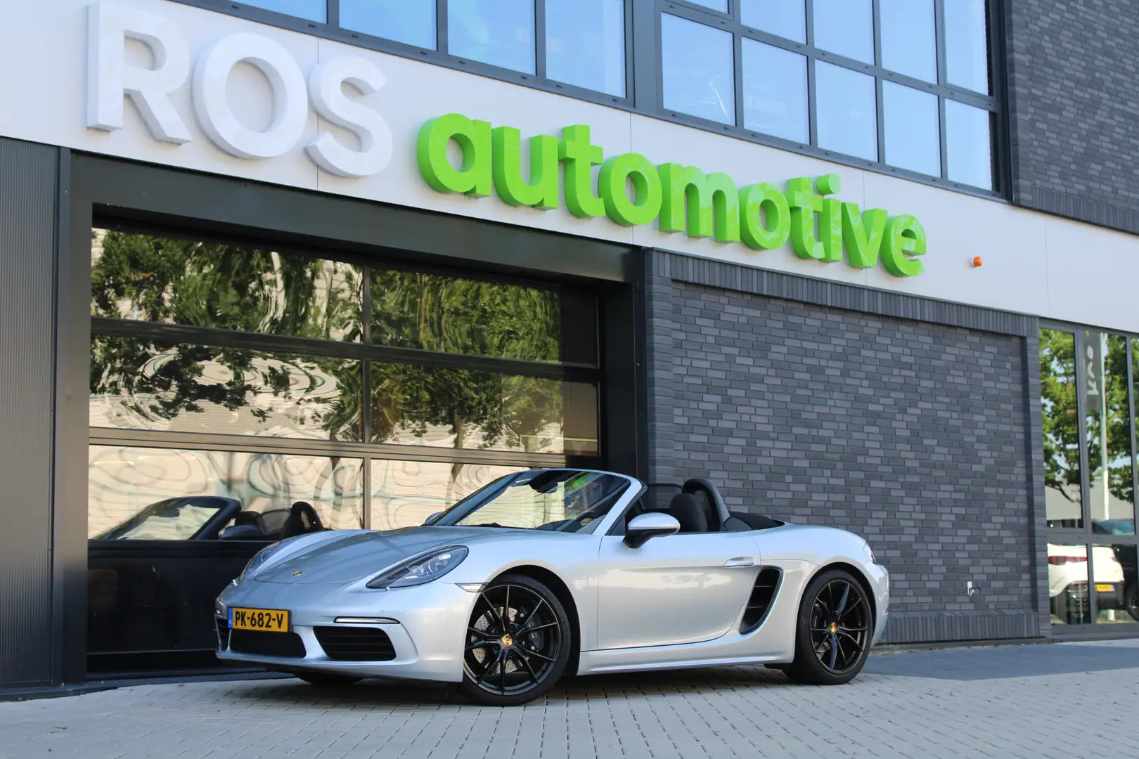 Porsche 718 Boxster 2.0 | 1E EIG | NAP | DEALER OND | BOSE | M Grigio - 1