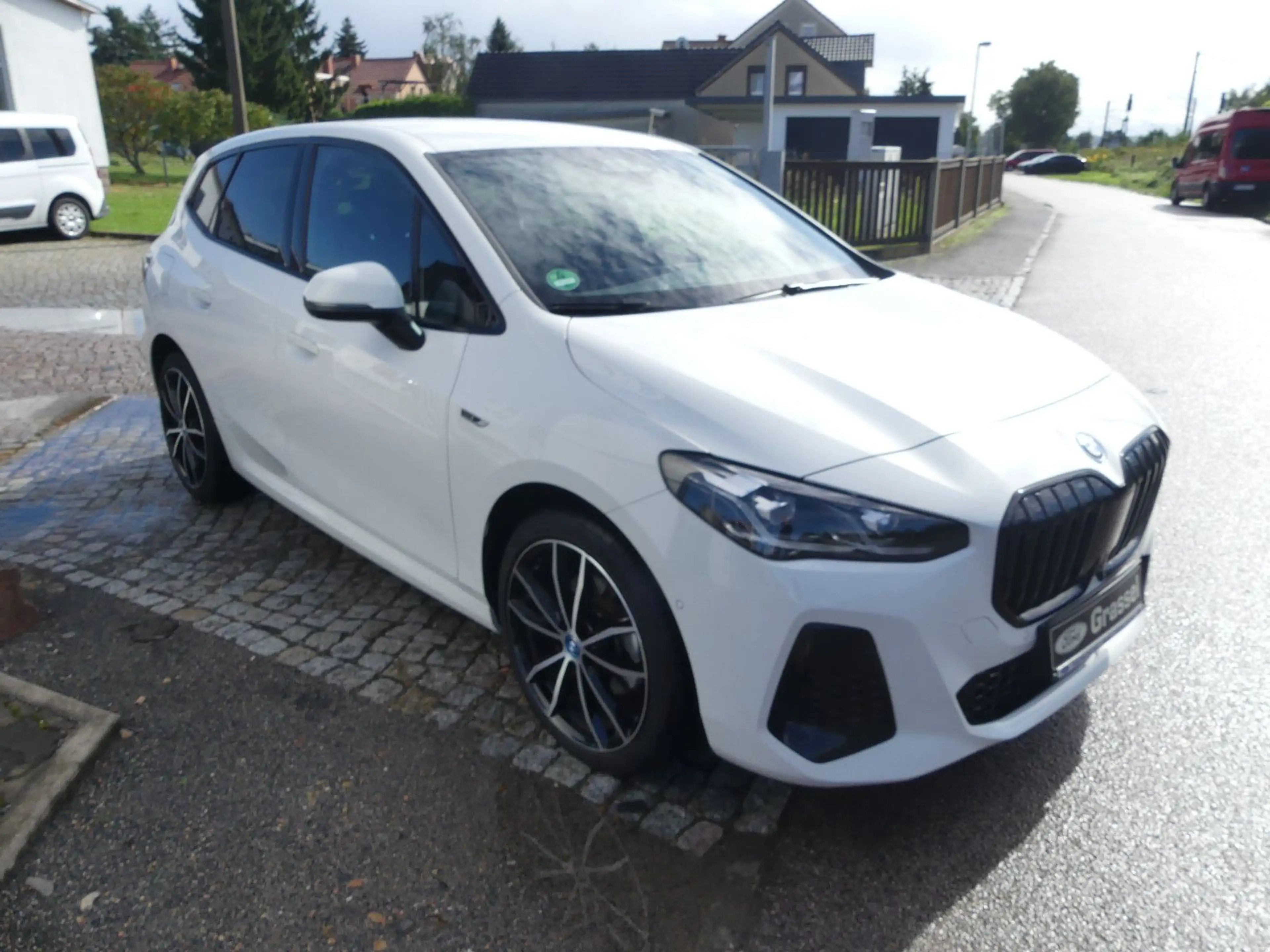 BMW 225 2 Active Tourer 225 e xDrive M Sport — photo 4