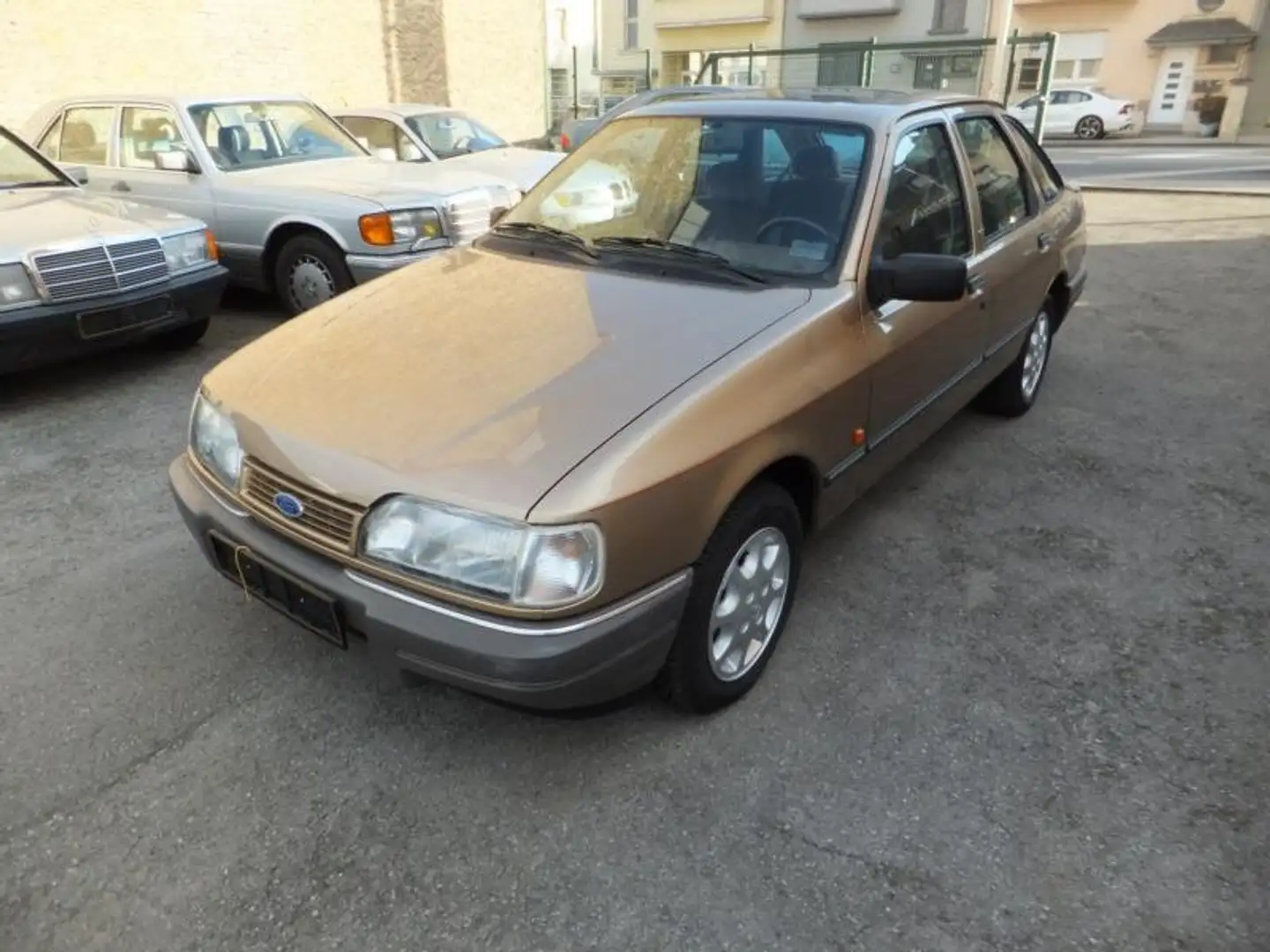 Ford Sierra Beige - 1