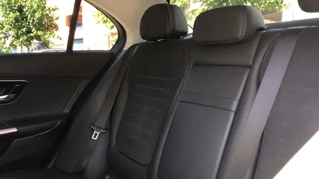 Mercedes-Benz C-Class view 11