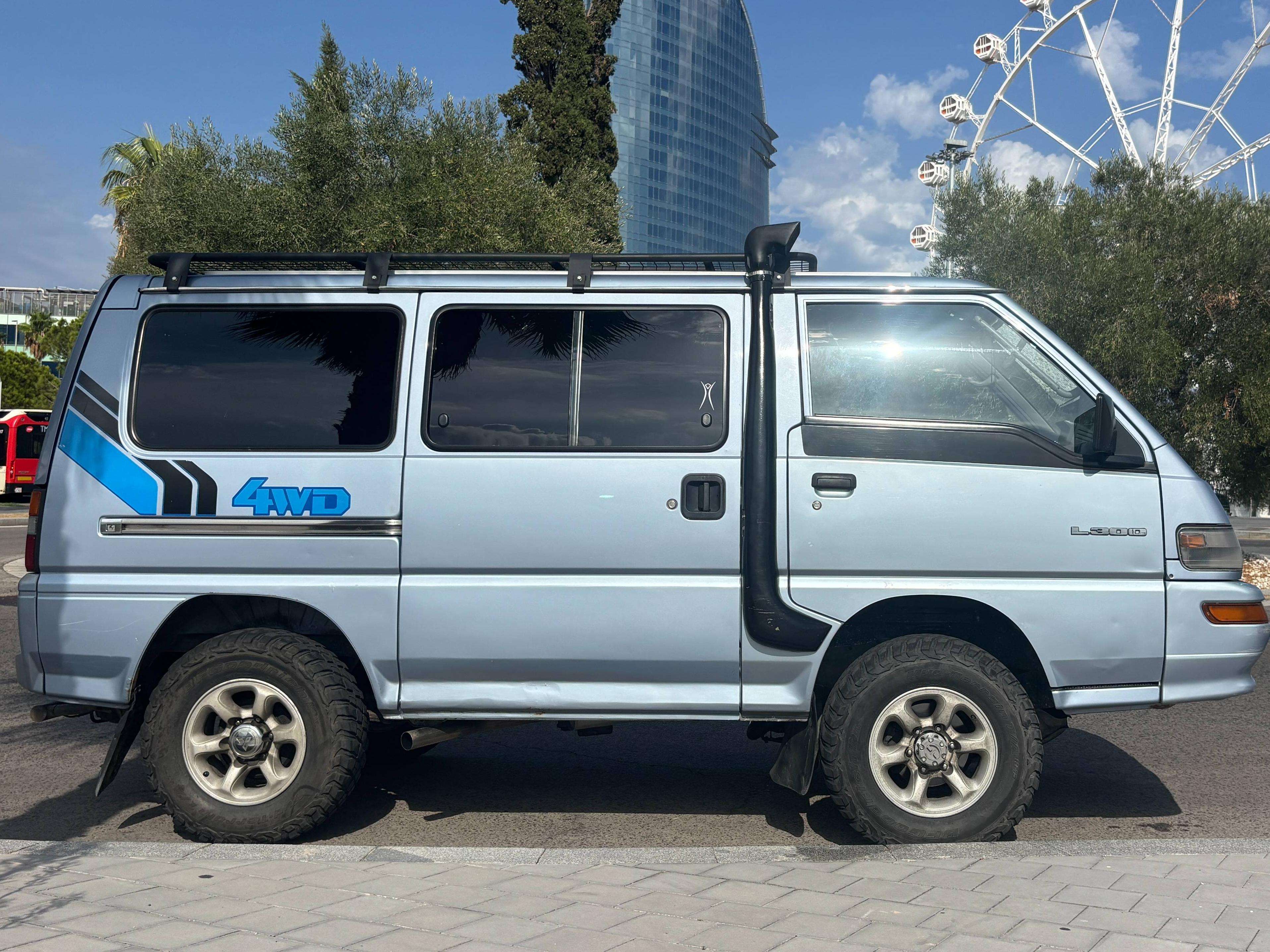 Mitsubishi L300 Delica 4wd 2.5 Turbo diesel 4x4 - foto 1