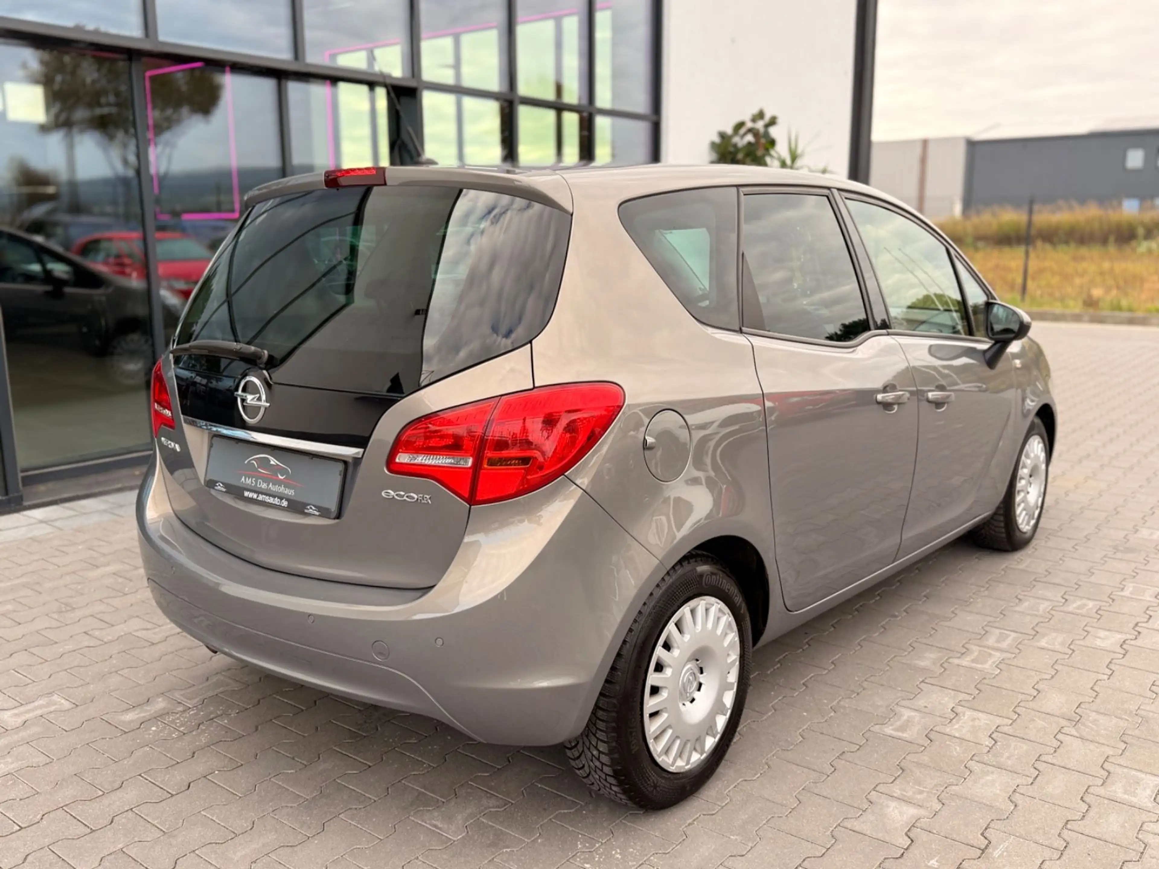 Opel Meriva B 150 Jahre Opel 1.4 T Aut Klimaaut SHZ — photo 3