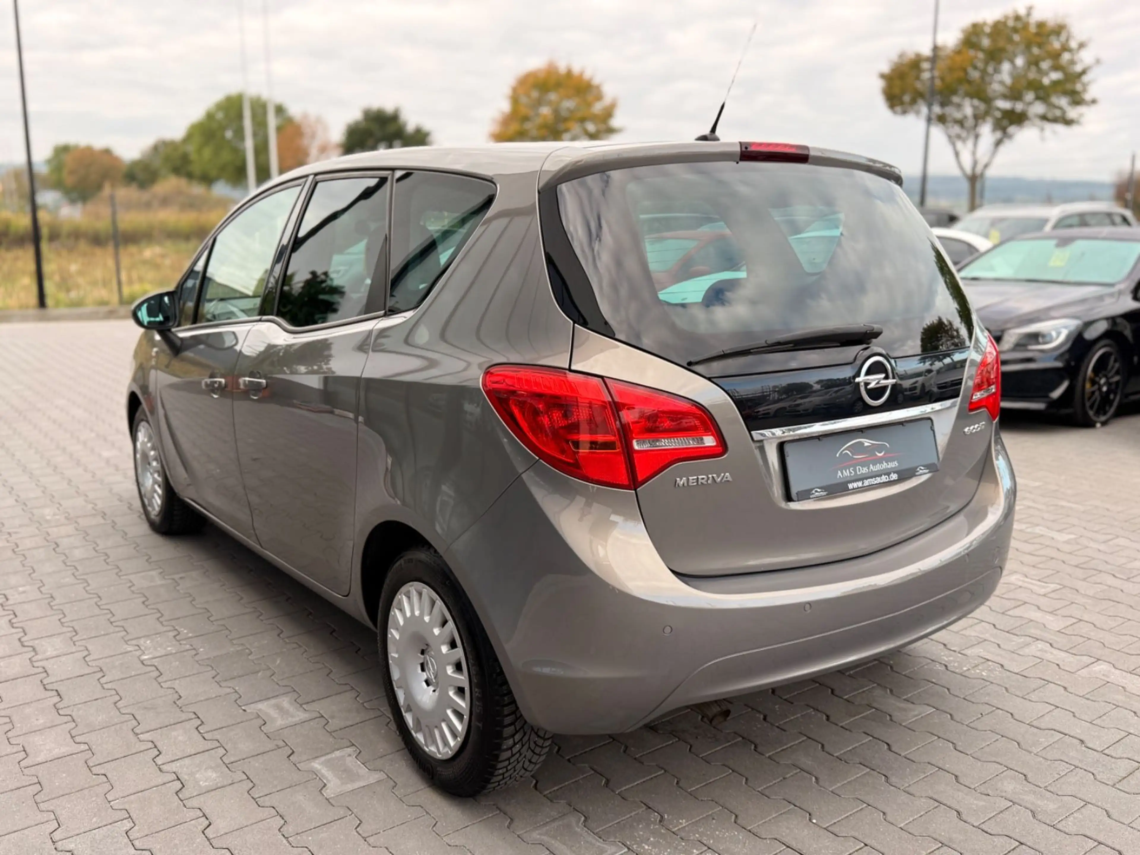 Opel Meriva B 150 Jahre Opel 1.4 T Aut Klimaaut SHZ — photo 4