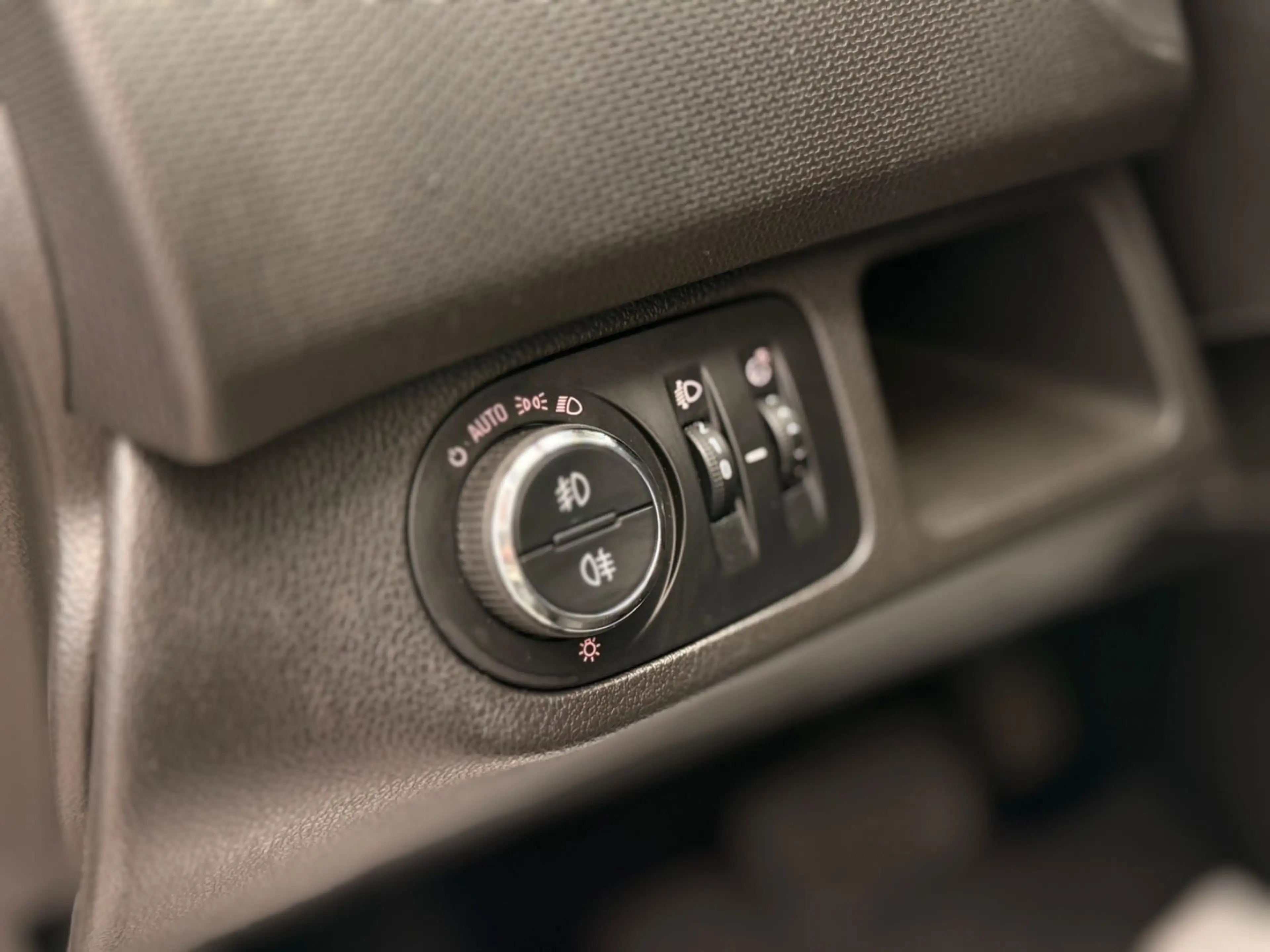 Opel Meriva B 150 Jahre Opel 1.4 T Aut Klimaaut SHZ — photo 5