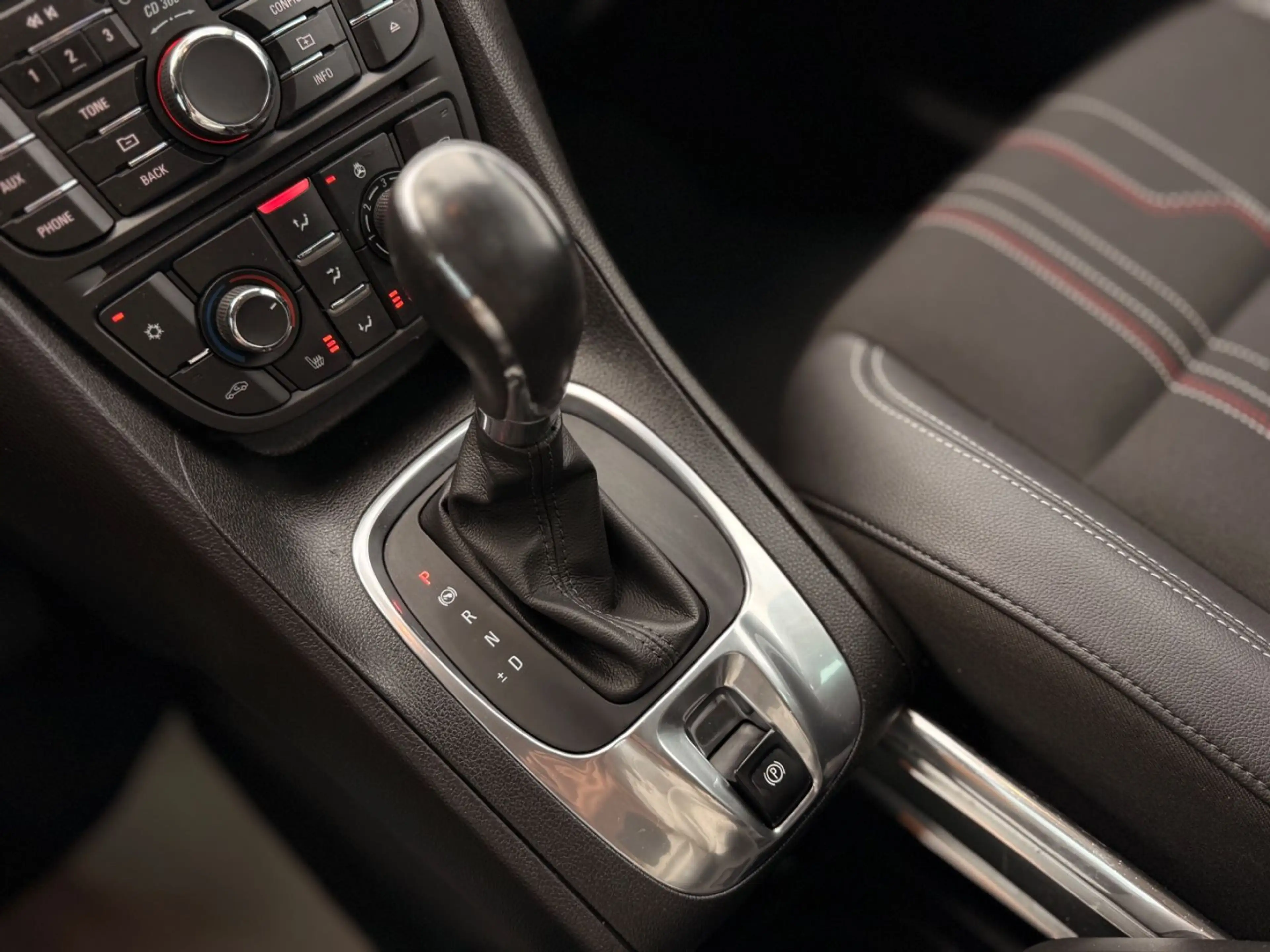 Opel Meriva B 150 Jahre Opel 1.4 T Aut Klimaaut SHZ — photo 11