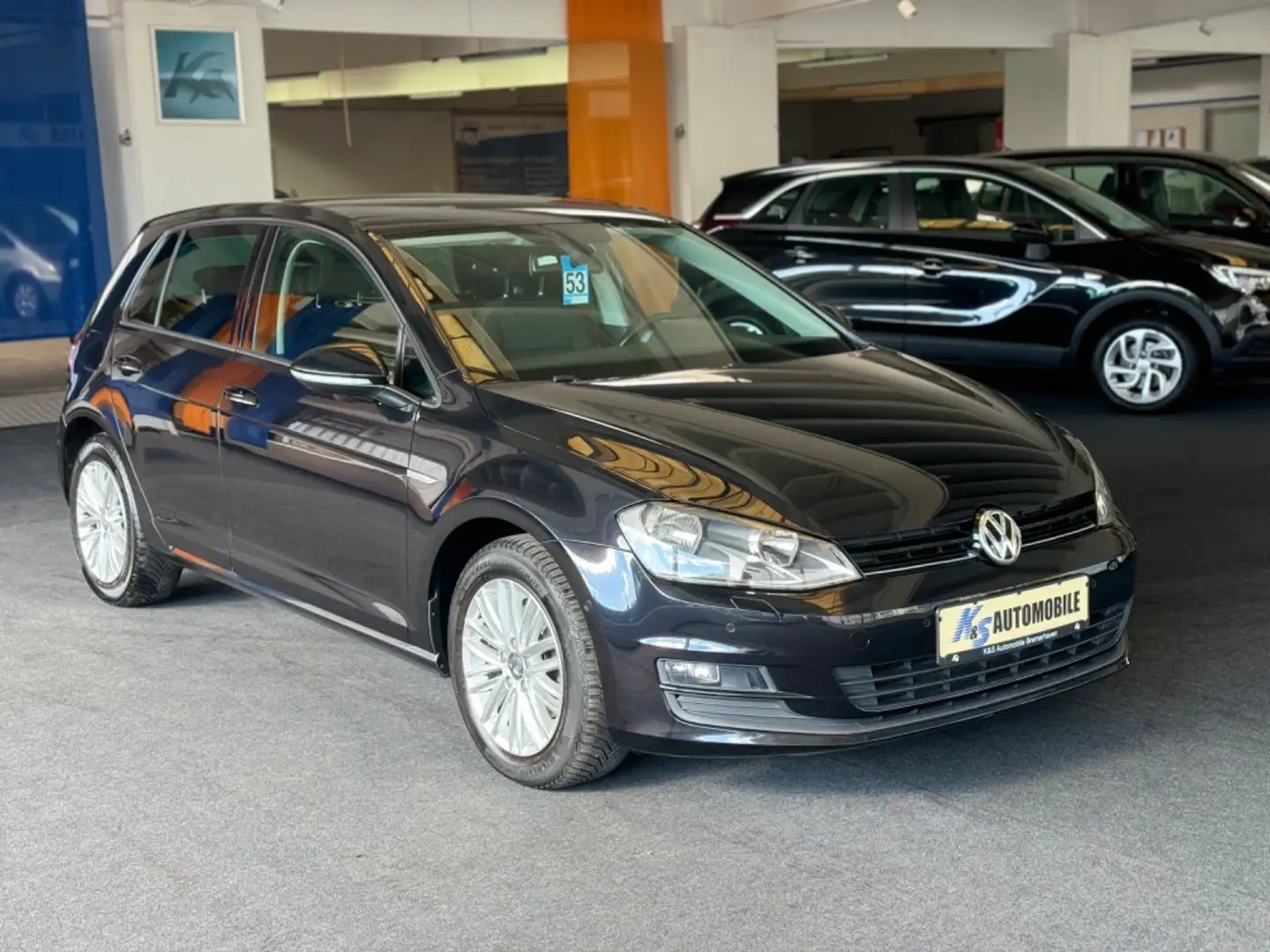 Volkswagen Golf VII Lim. Cup*NAVI*TEMPO*ALU*SITZH.* Noir - 1