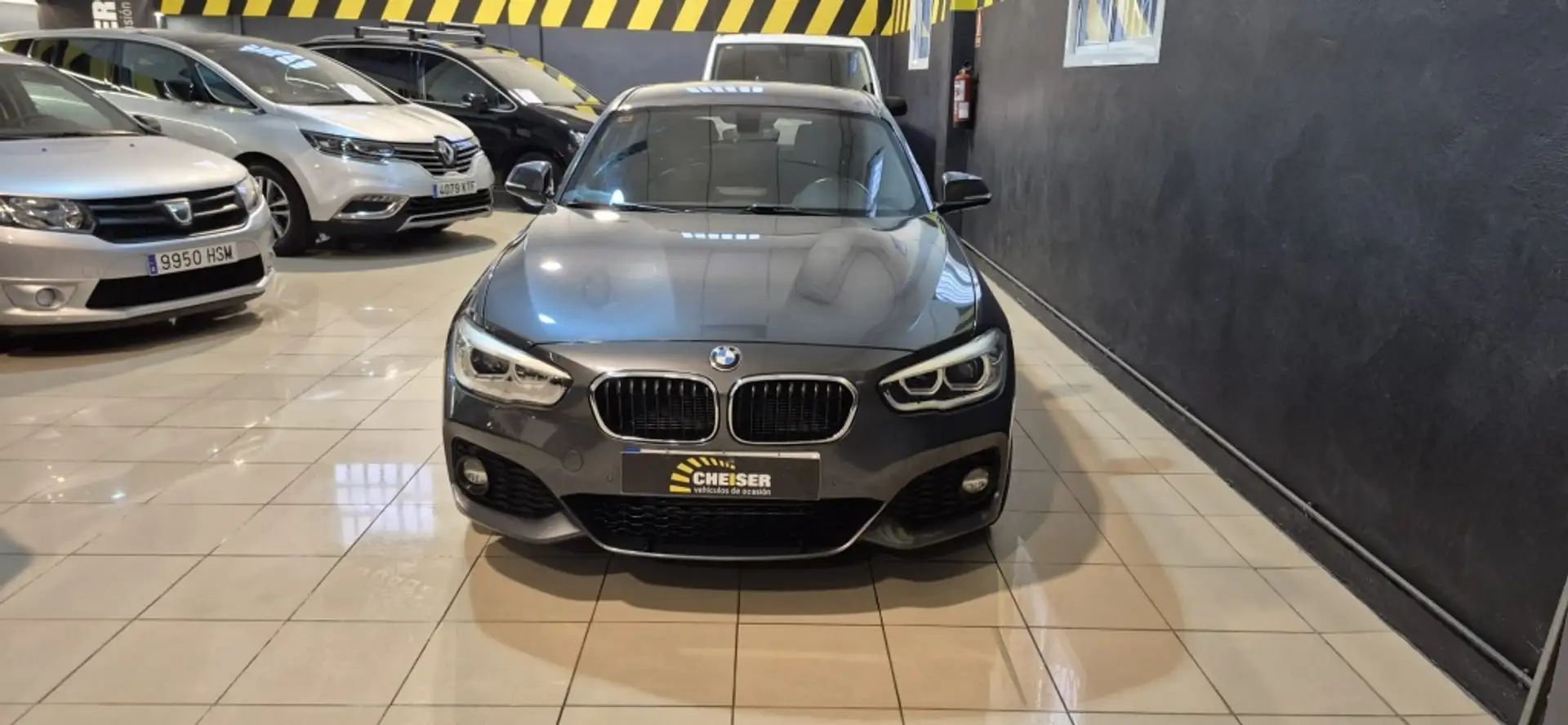 BMW 118 118d Gris - 1