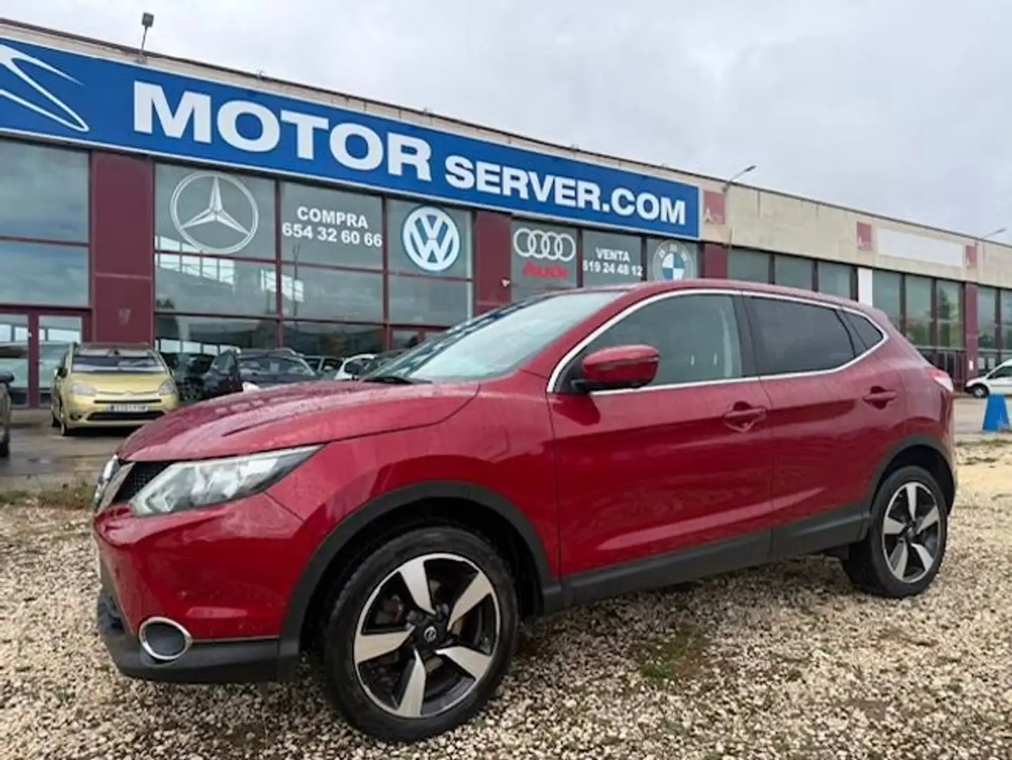 Nissan Qashqai 4x2 DIG-T 120 kW Burdeos - 1