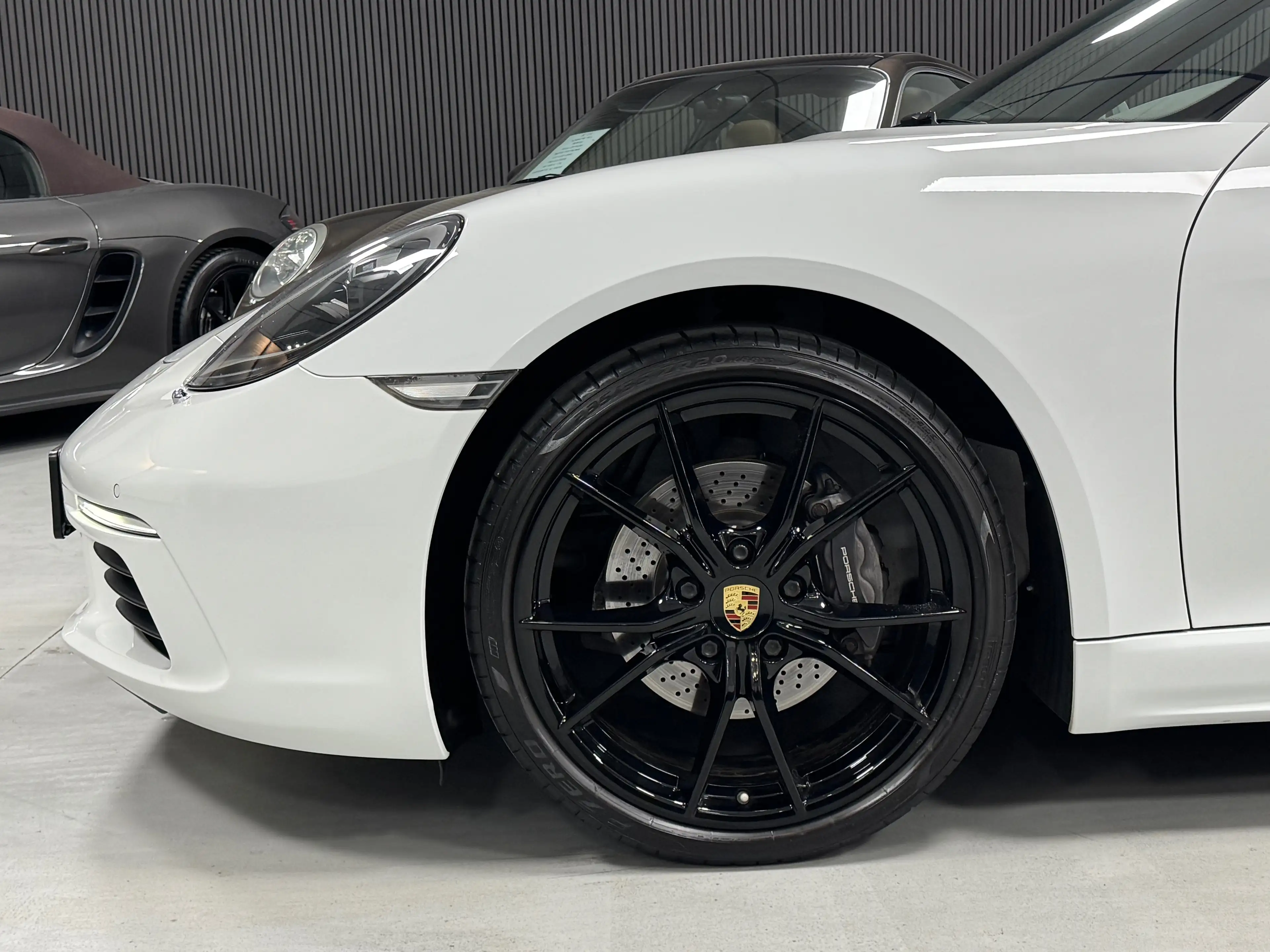 Porsche 718 Boxster 2.0 Turbo Cuir Clim Gps Xenon Ja 20 — photo 10
