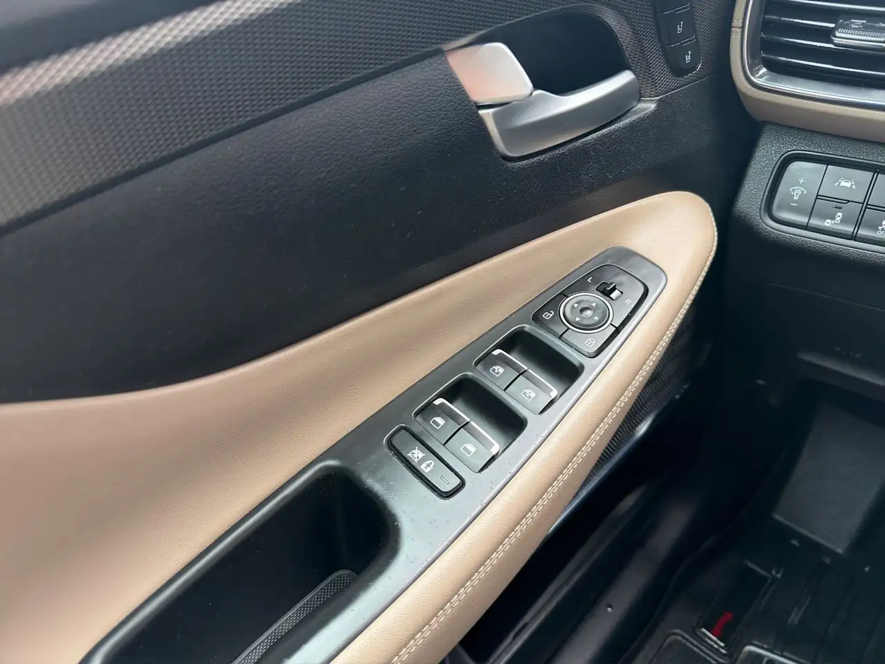 Hyundai SANTA FE снимка Hyundai SANTA FE