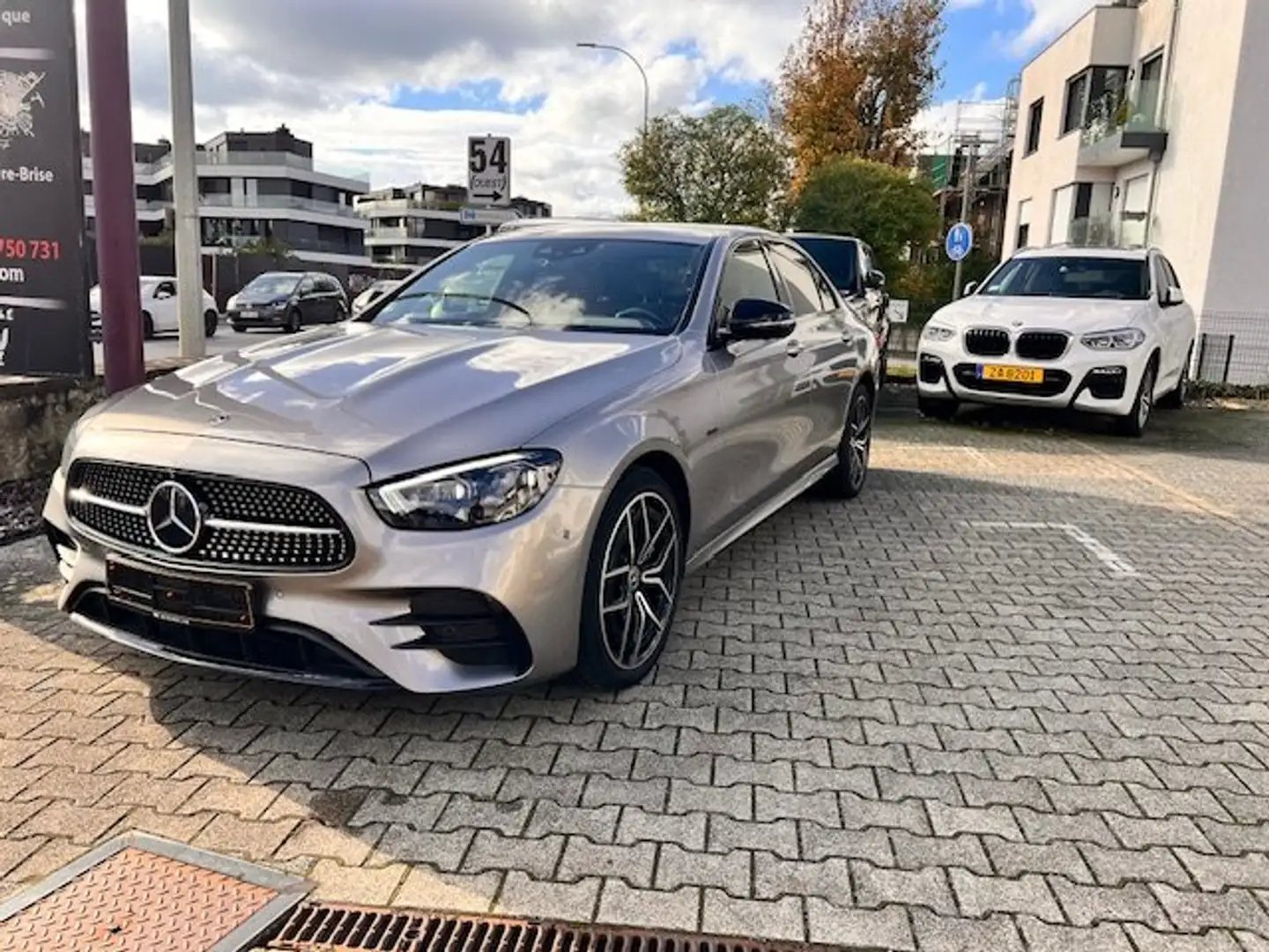 Mercedes-Benz E 300 Mercedes E 300 Mercedes E 300e AMG Plug-in Hybrid Grigio - 1