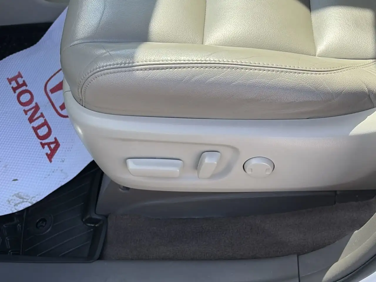 Toyota Sienna снимка Toyota Sienna