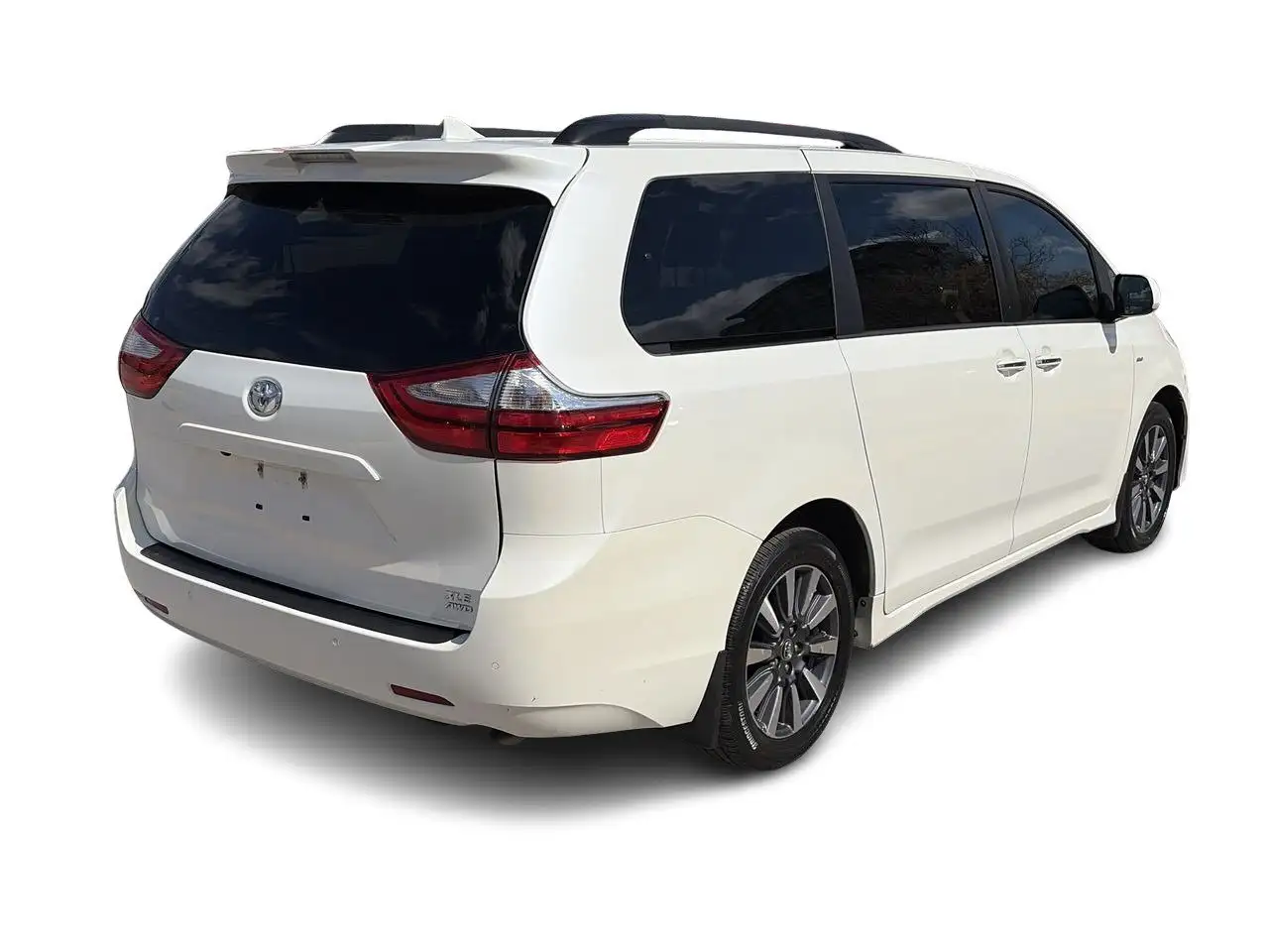 Toyota Sienna снимка Toyota Sienna