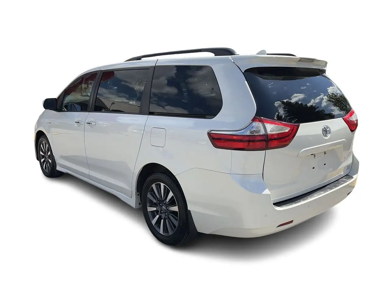 Toyota Sienna снимка Toyota Sienna