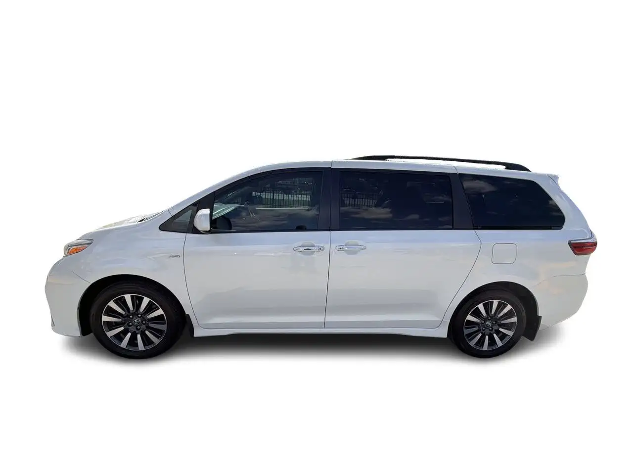 Toyota Sienna снимка Toyota Sienna