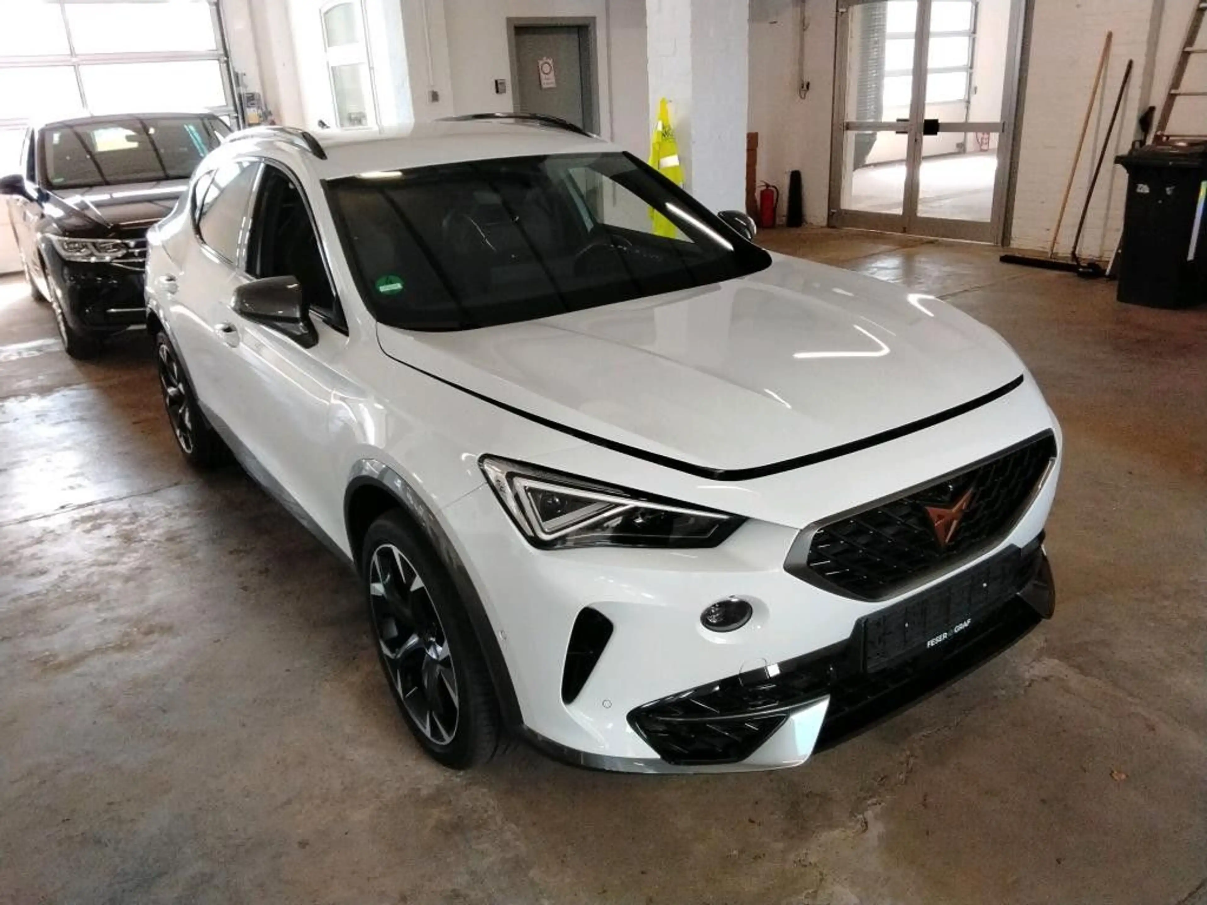 CUPRA Formentor VZ 1.4e/TSI Navi AHK SHZ LED PDC Alu — photo 2