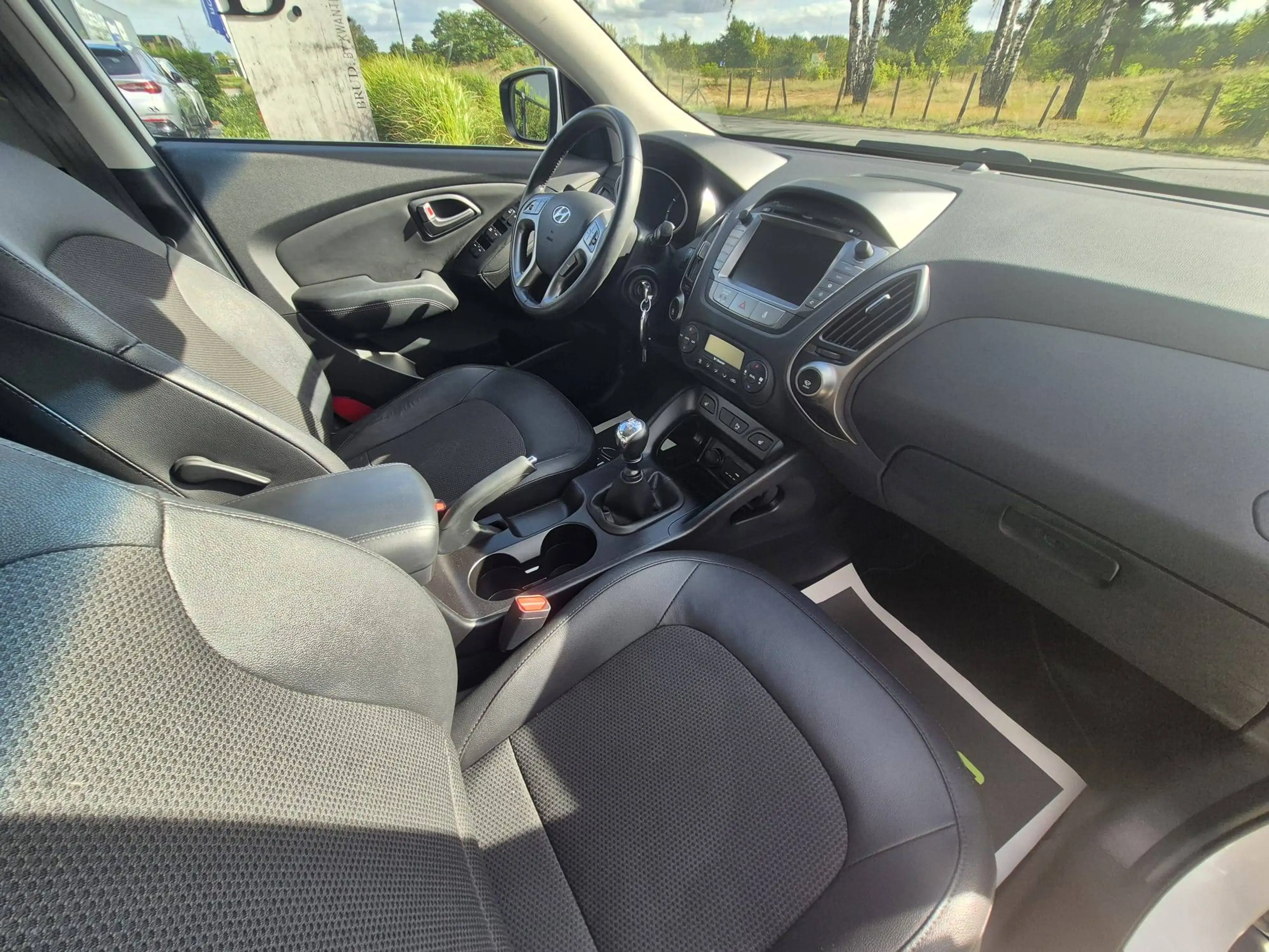 Hyundai iX35 1.6i 2WD / Benzine / 30.000km / 12mnd Waarborg — photo 15