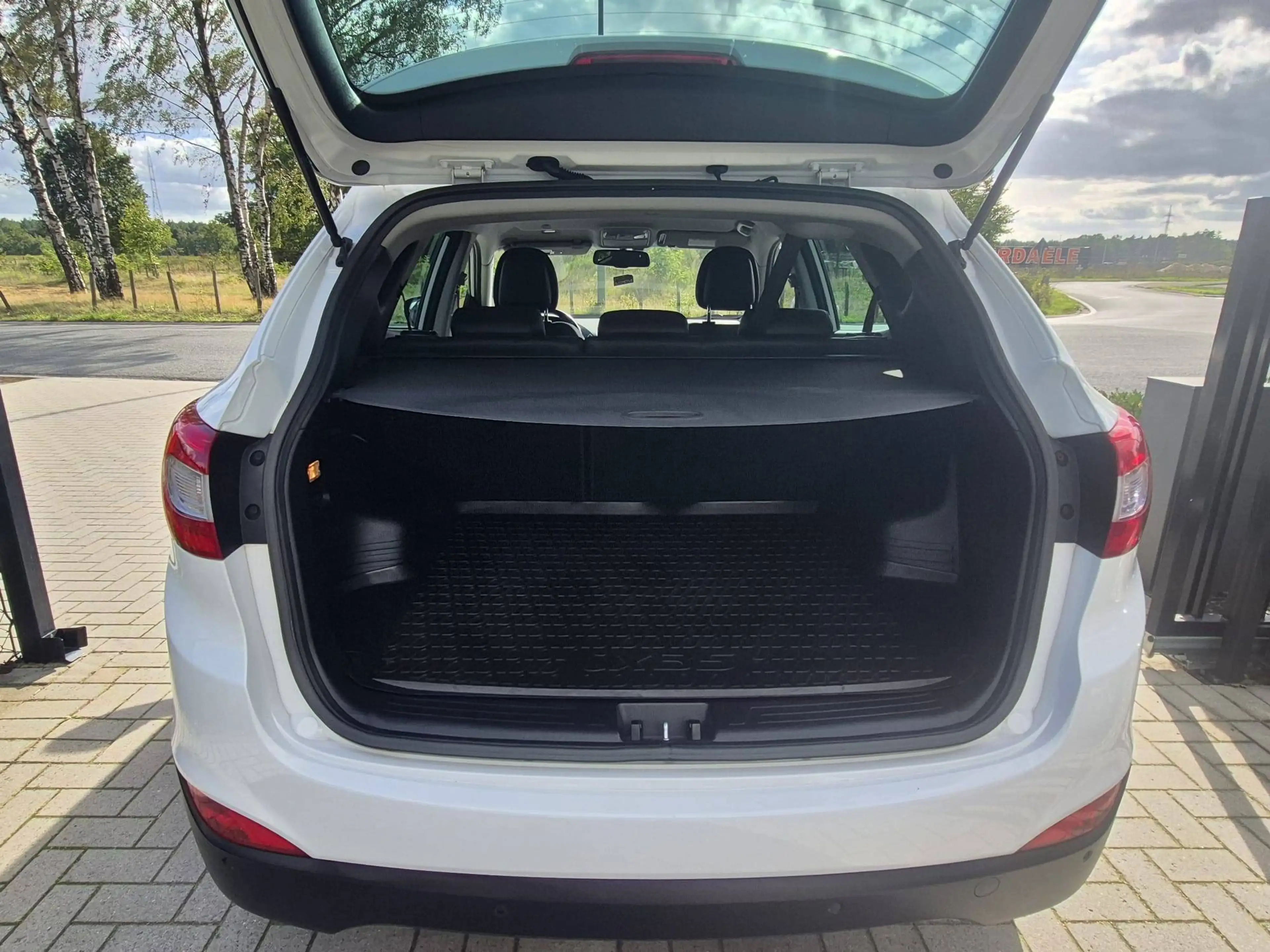Hyundai iX35 1.6i 2WD / Benzine / 30.000km / 12mnd Waarborg — photo 12