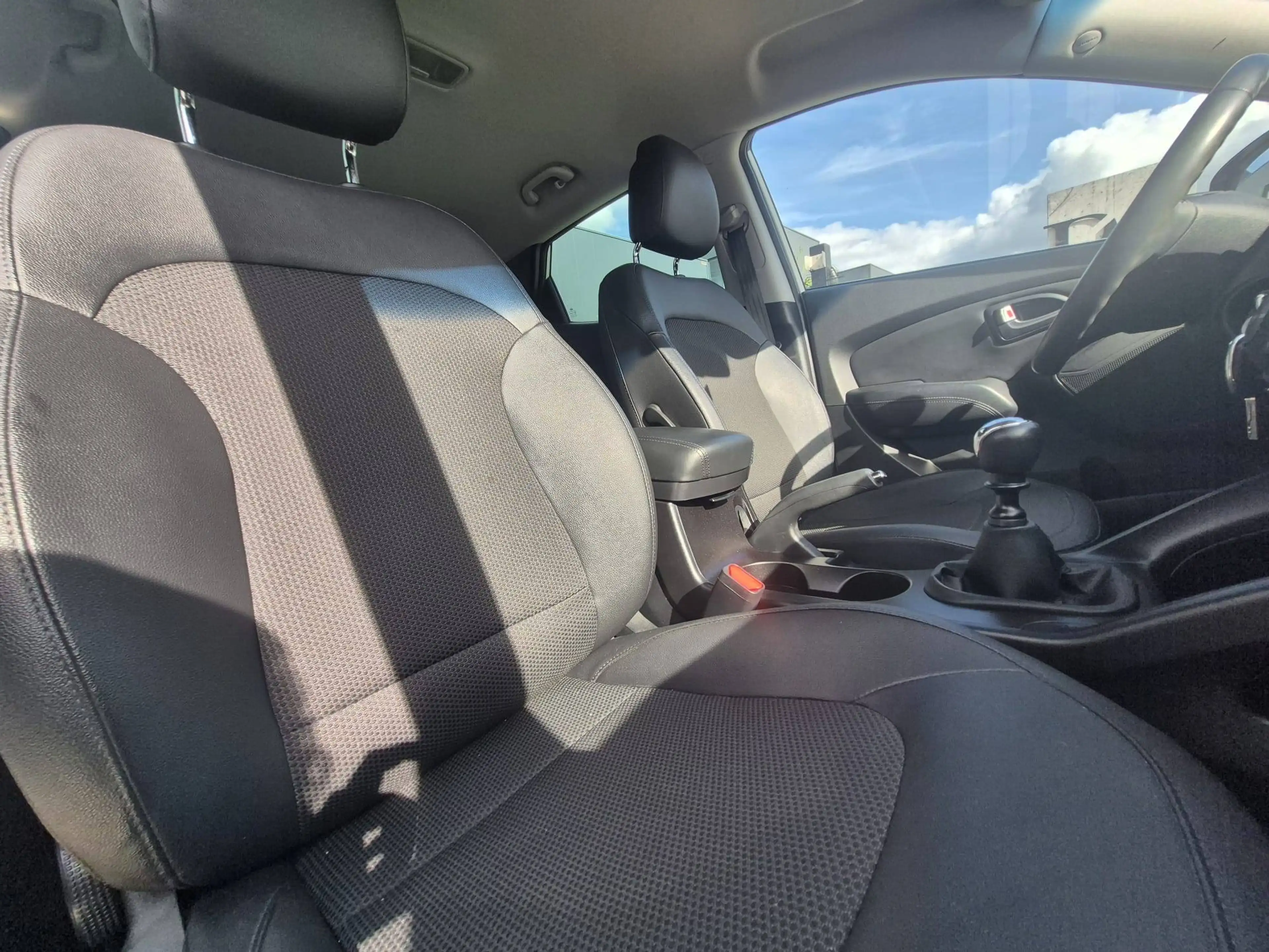 Hyundai iX35 1.6i 2WD / Benzine / 30.000km / 12mnd Waarborg — photo 14