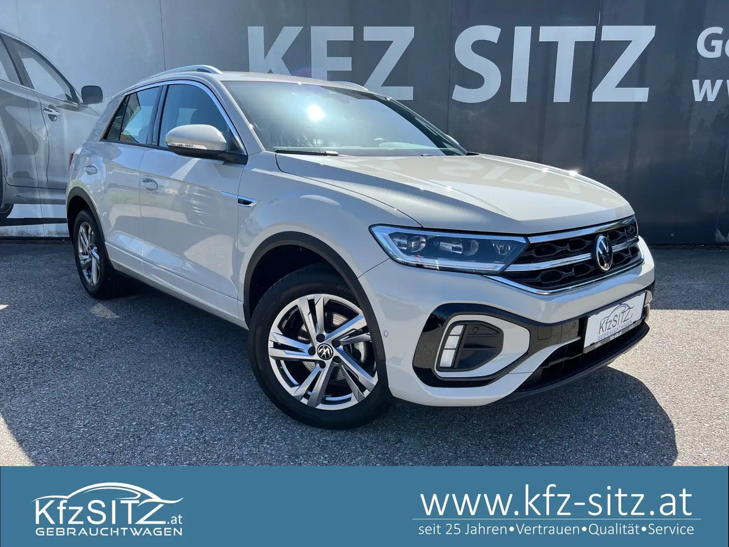 Volkswagen T-Roc 1,0 TSI R-Line Grau - 1