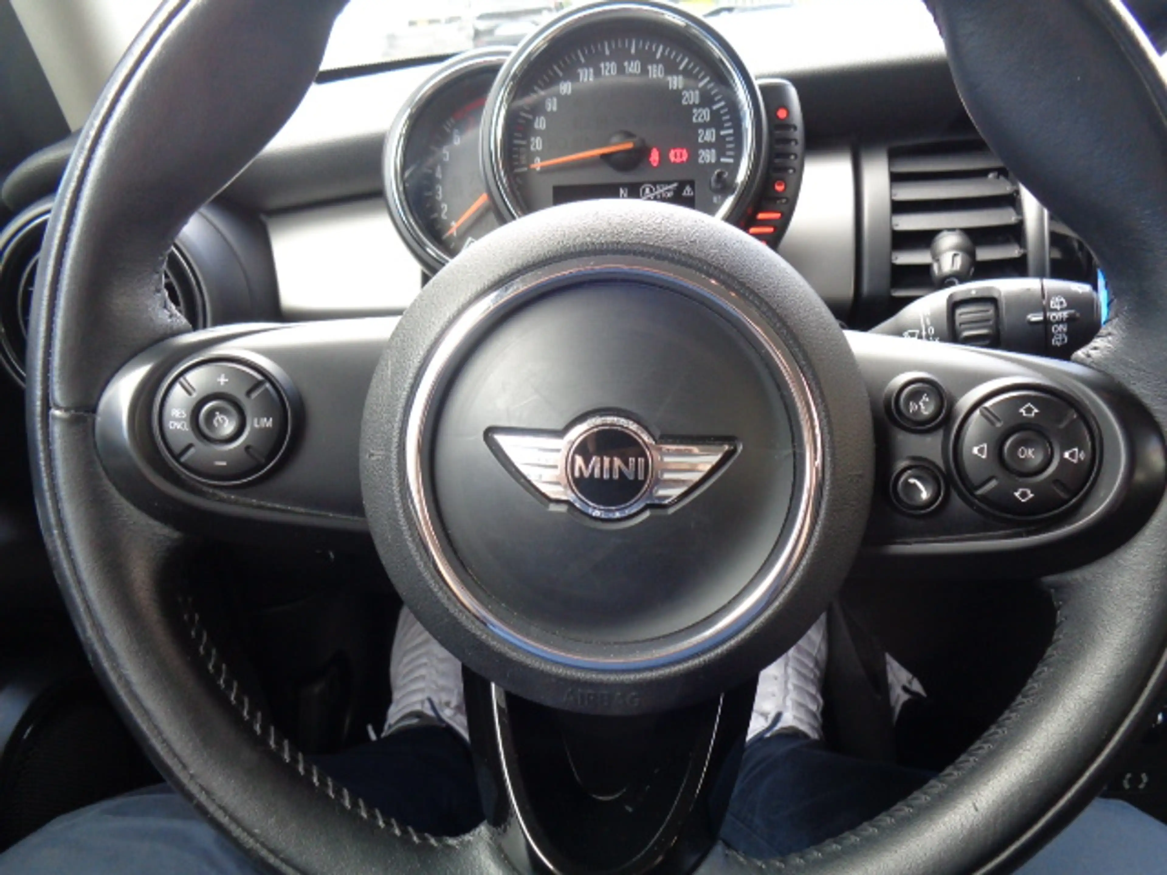 MINI One MINI 5-TÜRER — photo 12