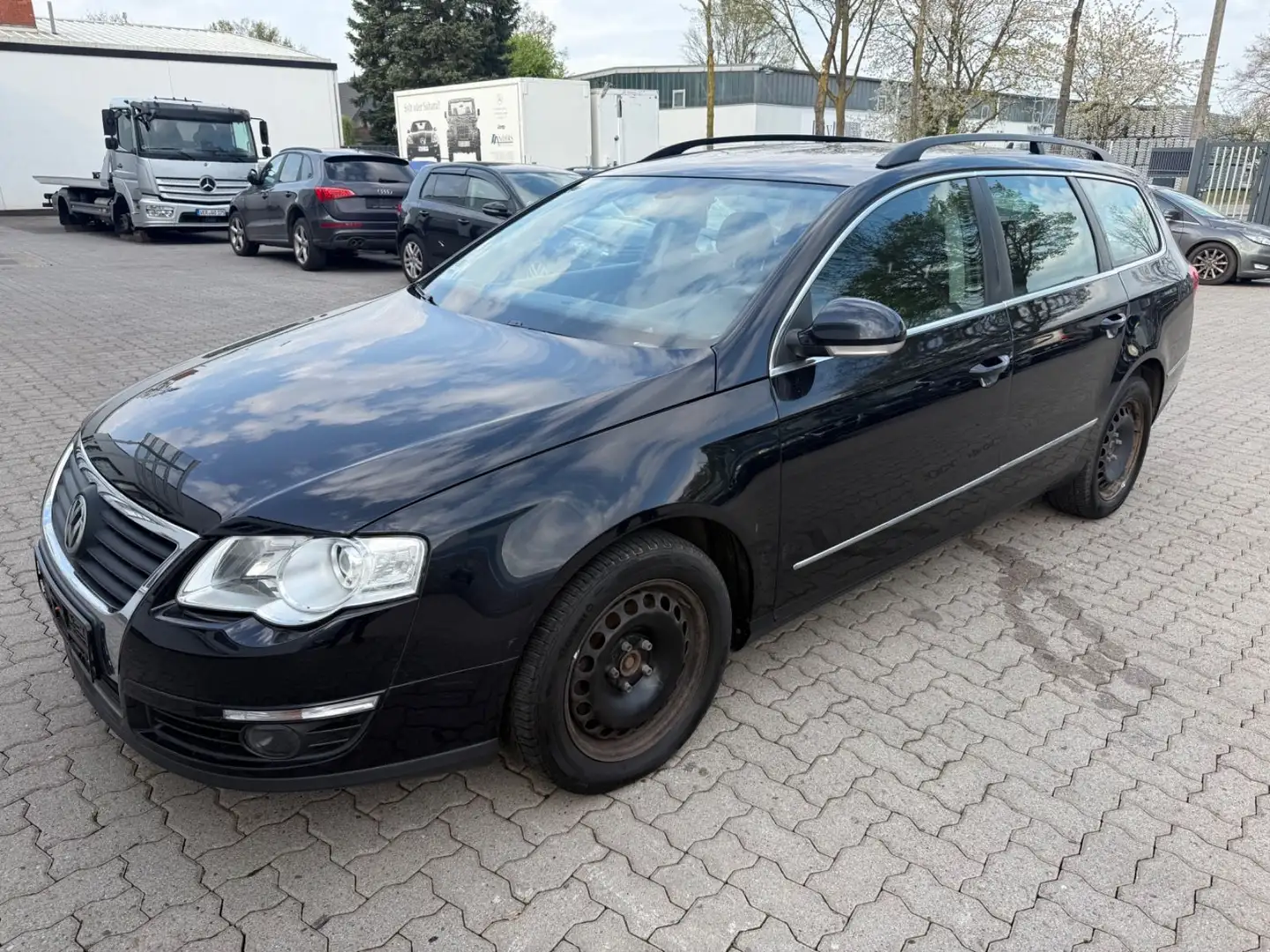 Volkswagen Passat Variant Comfortline HU: 08/2026 !!! Schwarz - 1