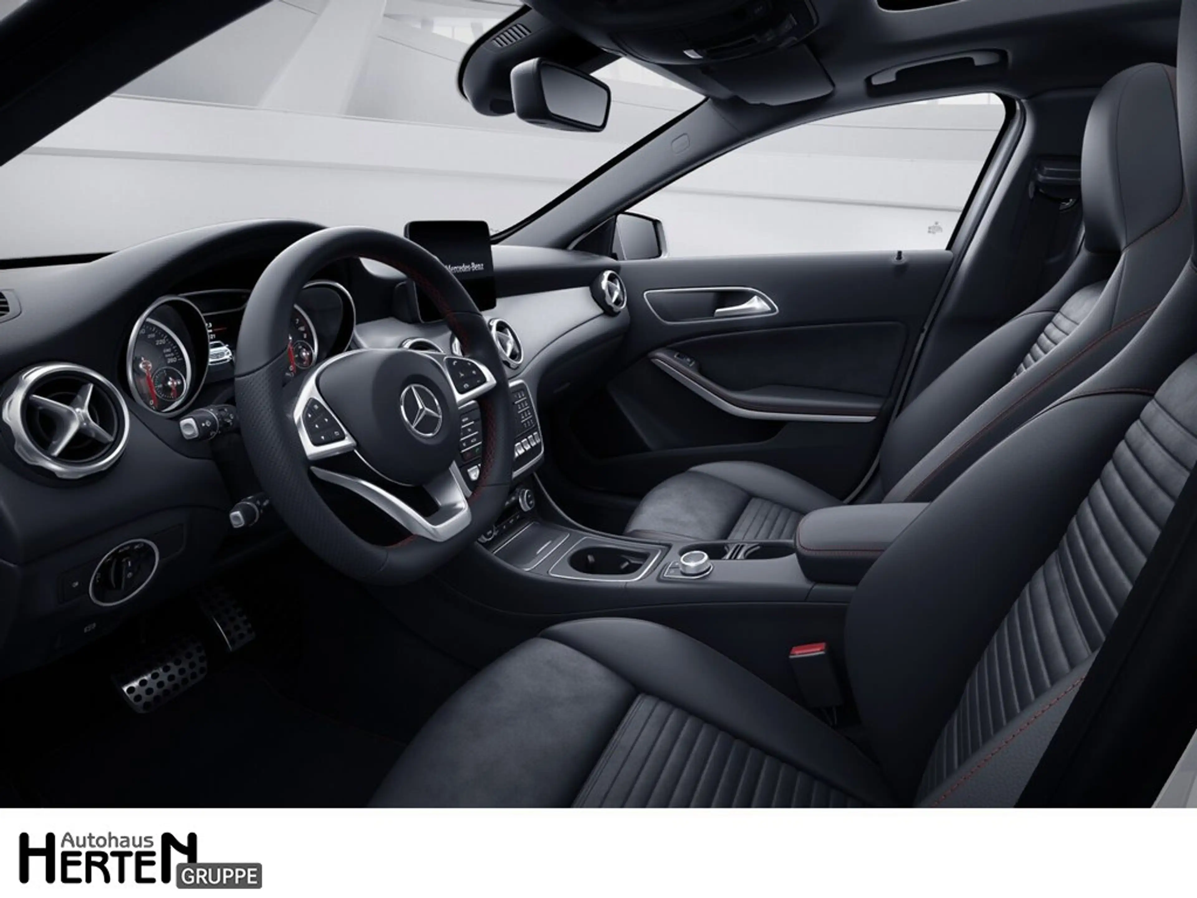 Mercedes-Benz GLA 250 AMG 4MATIC+360°+LED+NAVI+PANO+AHK+KEYLES — photo 3