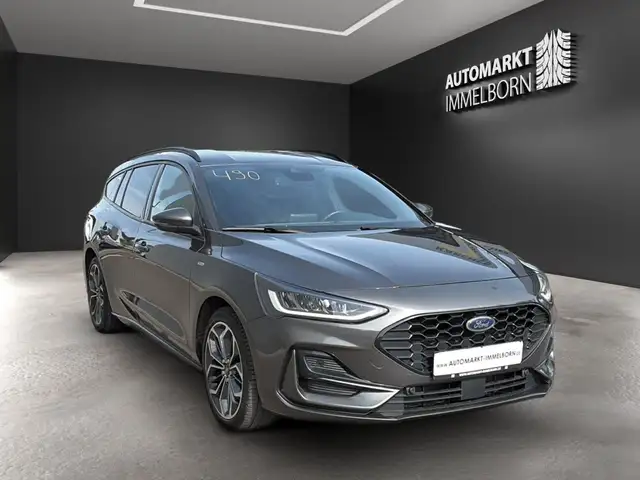 Ford Focus view 2