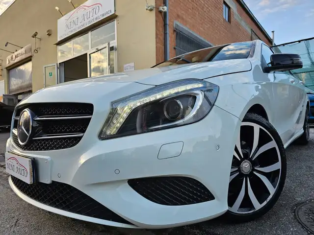 Mercedes-Benz A 200 CDI 136cv Sport*Pelle*Bi-Xeno*18*Memory*Kamera*