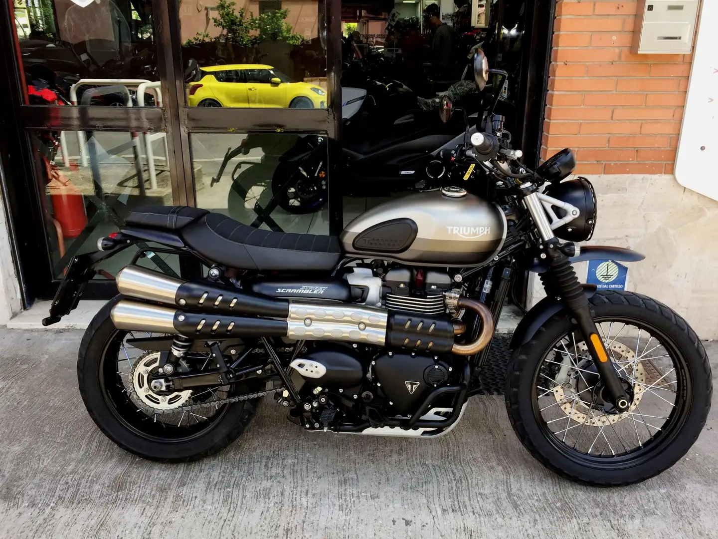 Triumph Street Scrambler 900 2021 - PERMUTE - FINANZIAMENTI Grigio - 1