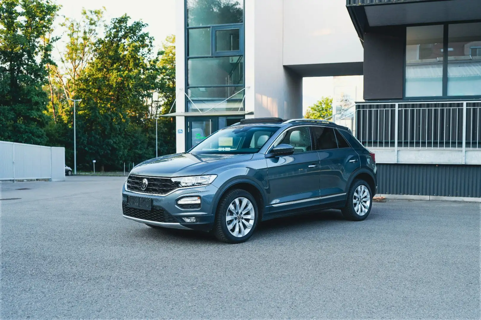 Volkswagen T-Roc Sport 4Motion Grau - 1