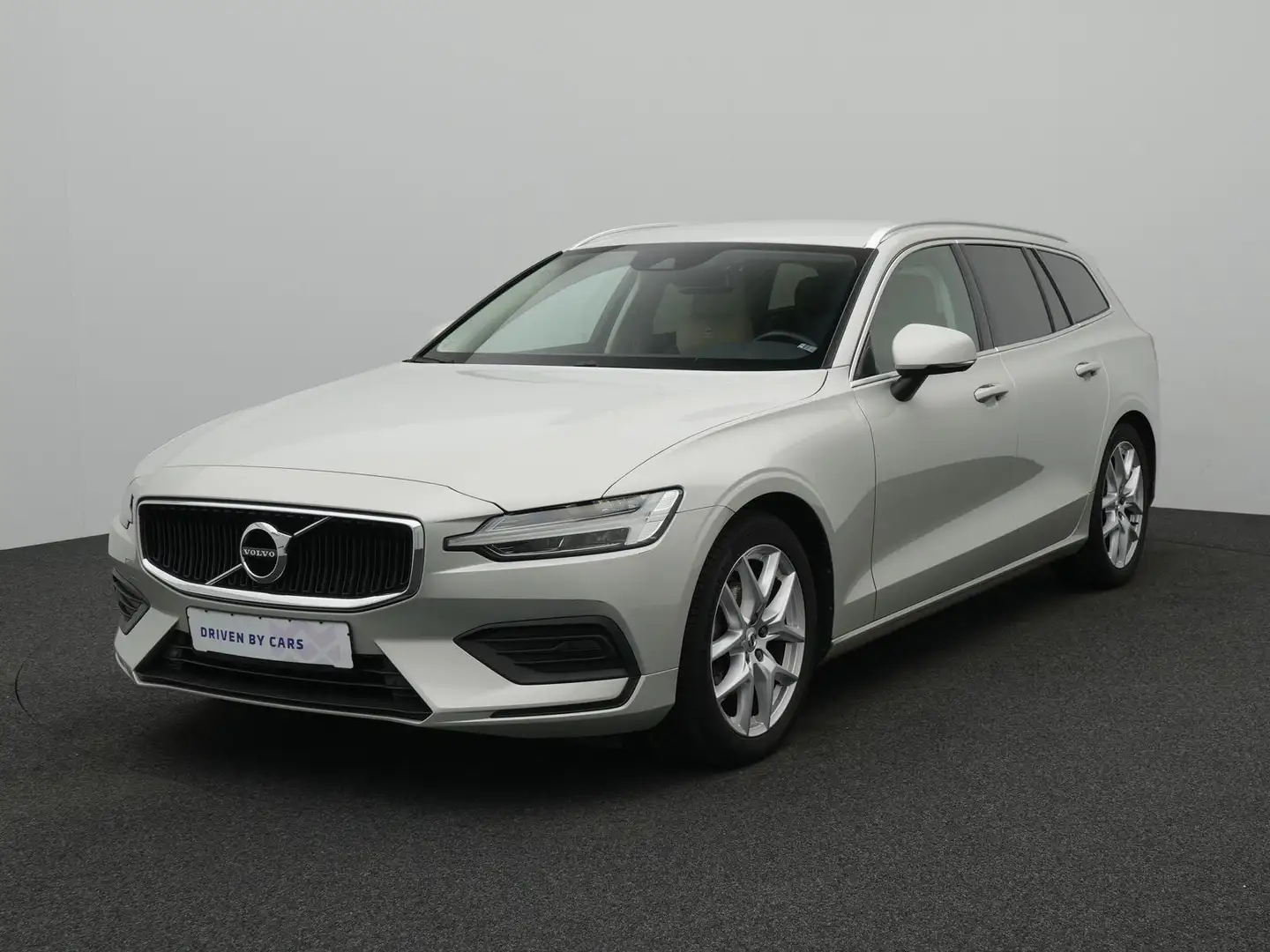 Volvo V60 Momentum D3,ACC,SPURH,NAVI,APP,AHK,SPURH,SHZ siva - 2